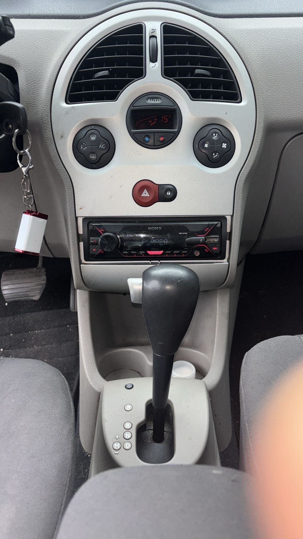 RENAULT Modus 1.6 16V Dynamique Luxe-image-3