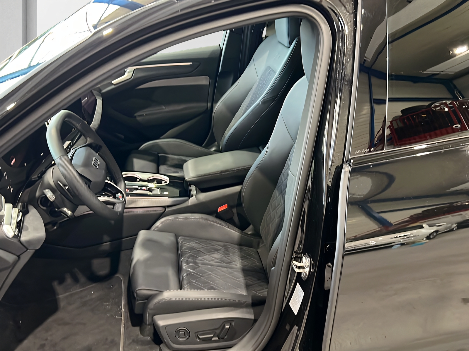 AUDI A6 Avant TFSI qu270 kW**NEW Modell,S-Sportsitze,Panodach,Optikpaket Schwarz,5-Jahre Garantie**Np CHF 121‘840.-**-image-7