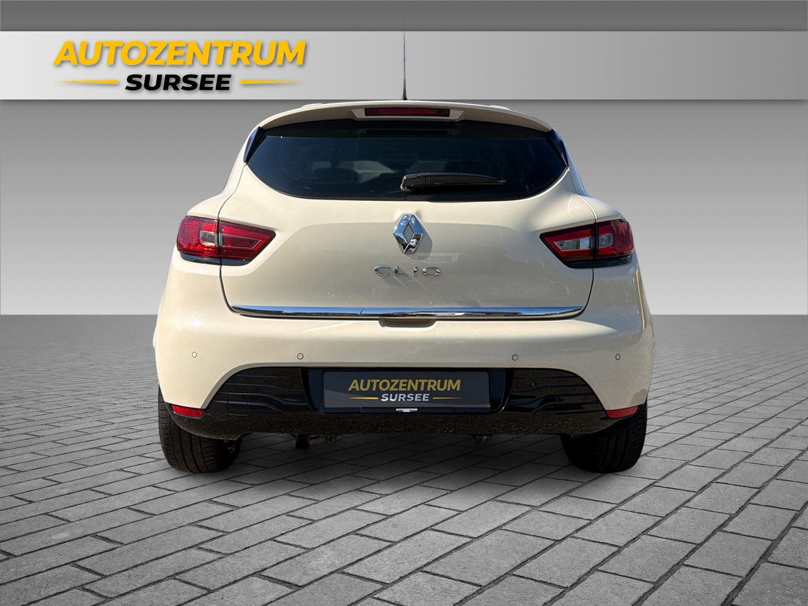 RENAULT Clio 1.2 TCe 120 Iconic S/S-image-6