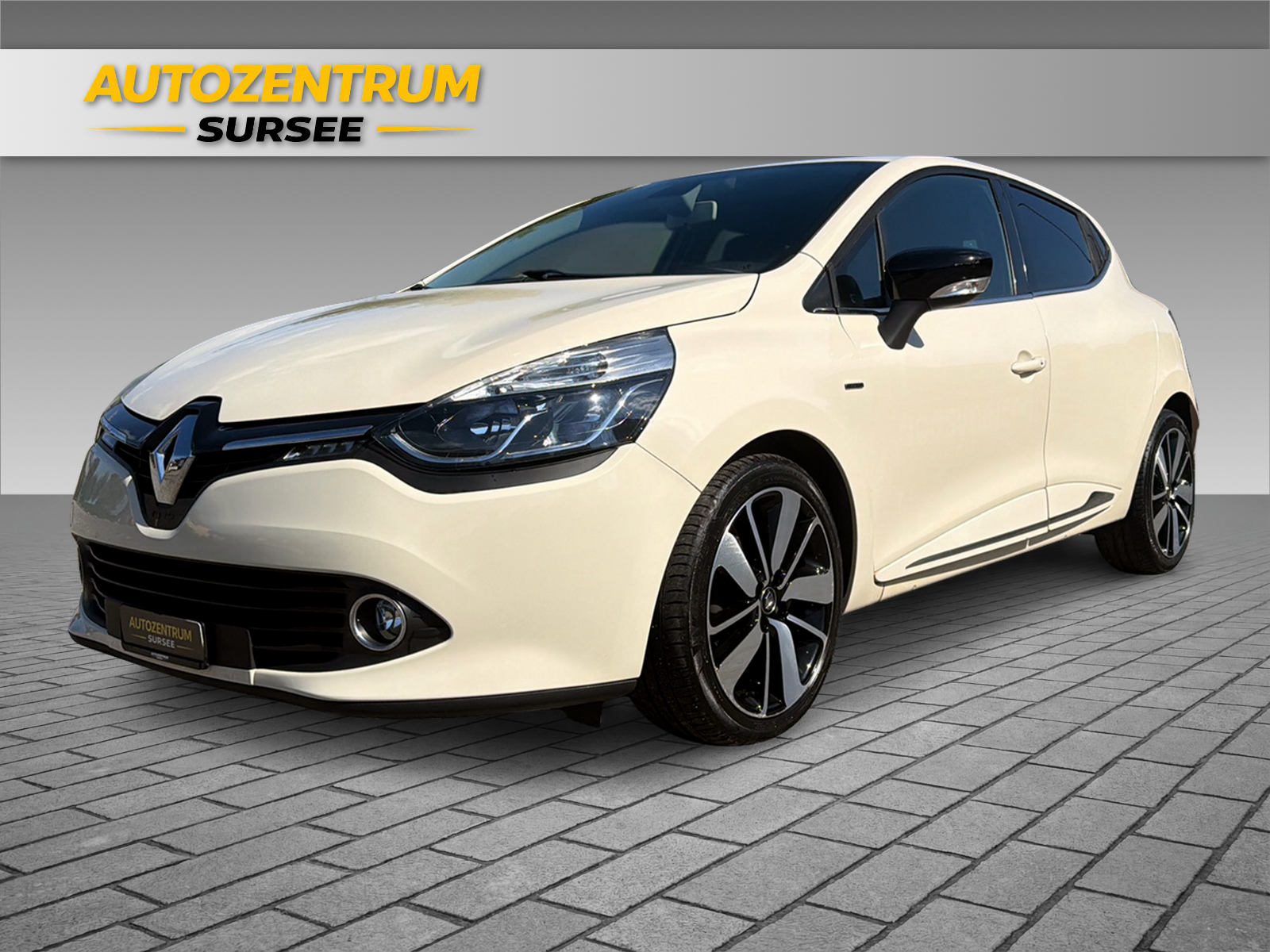 RENAULT Clio 1.2 TCe 120 Iconic S/S-image-0