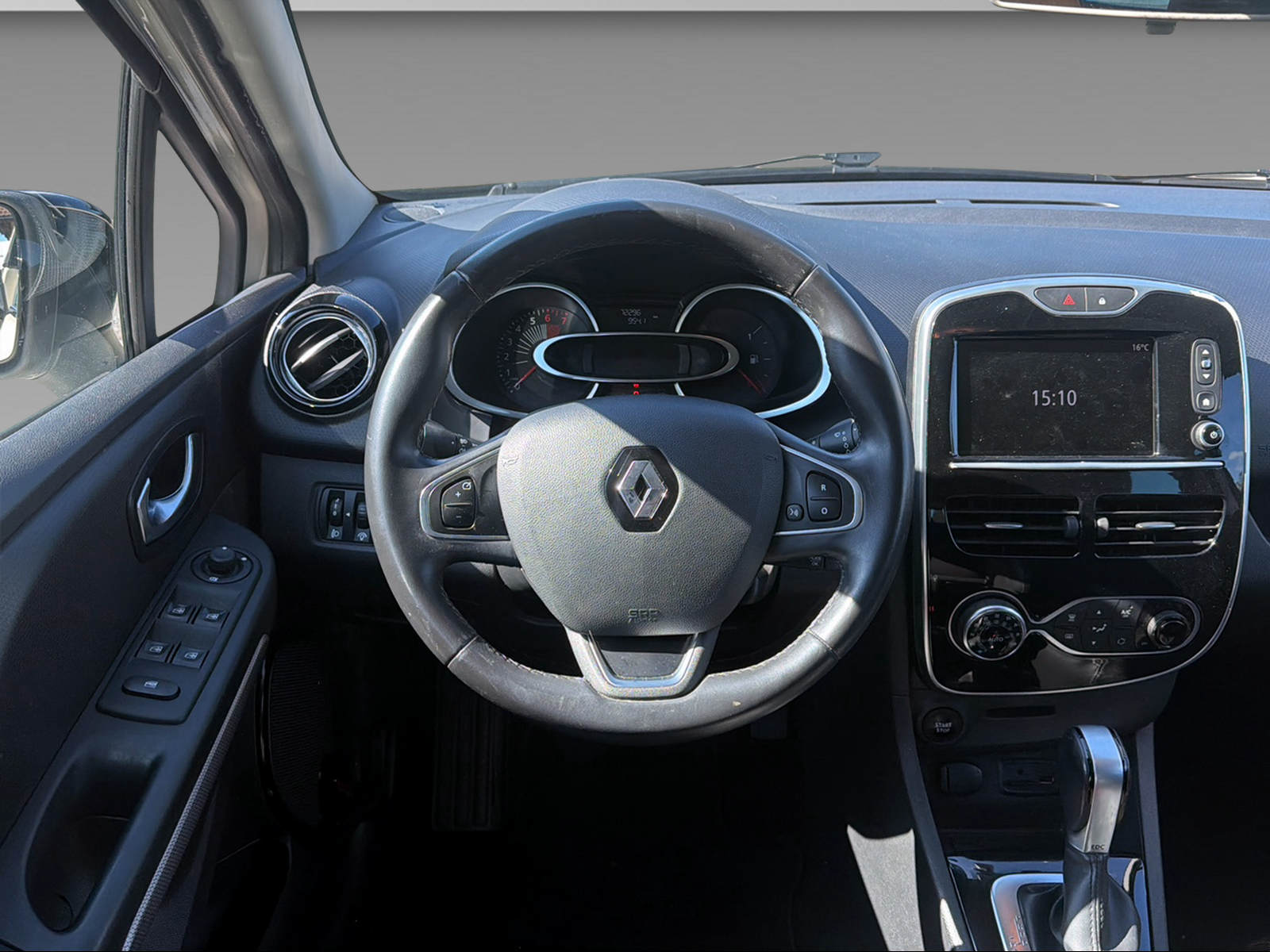 RENAULT Clio 1.2 TCe 120 Iconic S/S-image-16