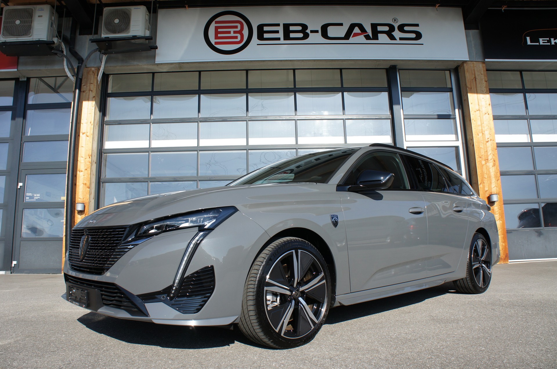 PEUGEOT 308 SW 1.6 PHEV 180 GT-image-0