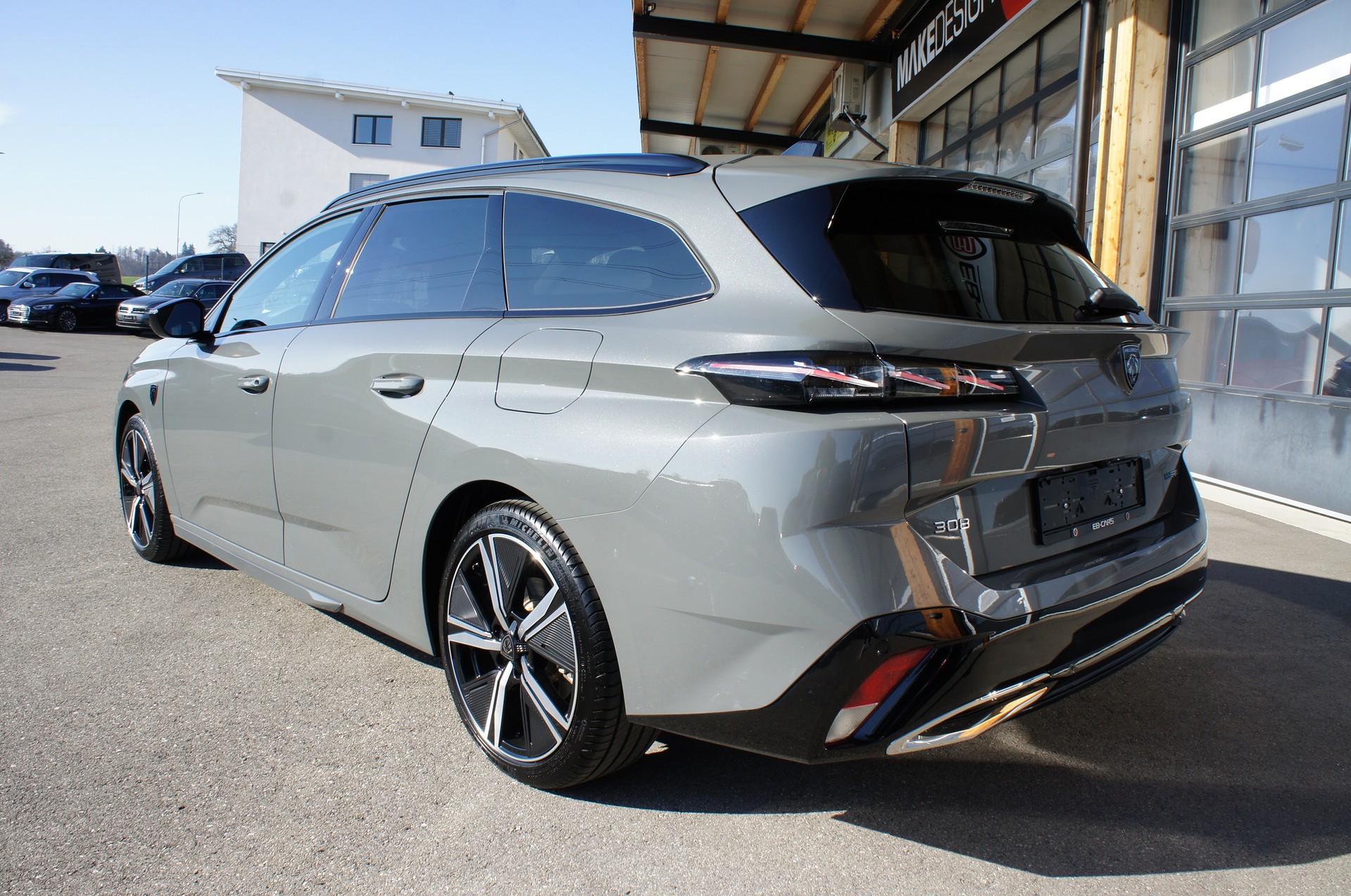 PEUGEOT 308 SW 1.6 PHEV 180 GT-image-2
