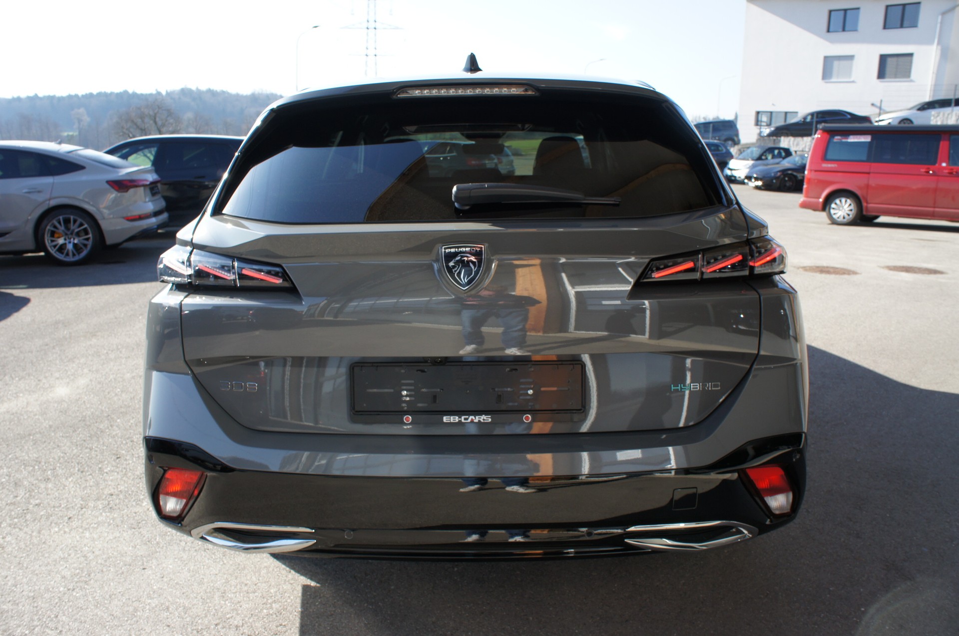 PEUGEOT 308 SW 1.6 PHEV 180 GT-image-3