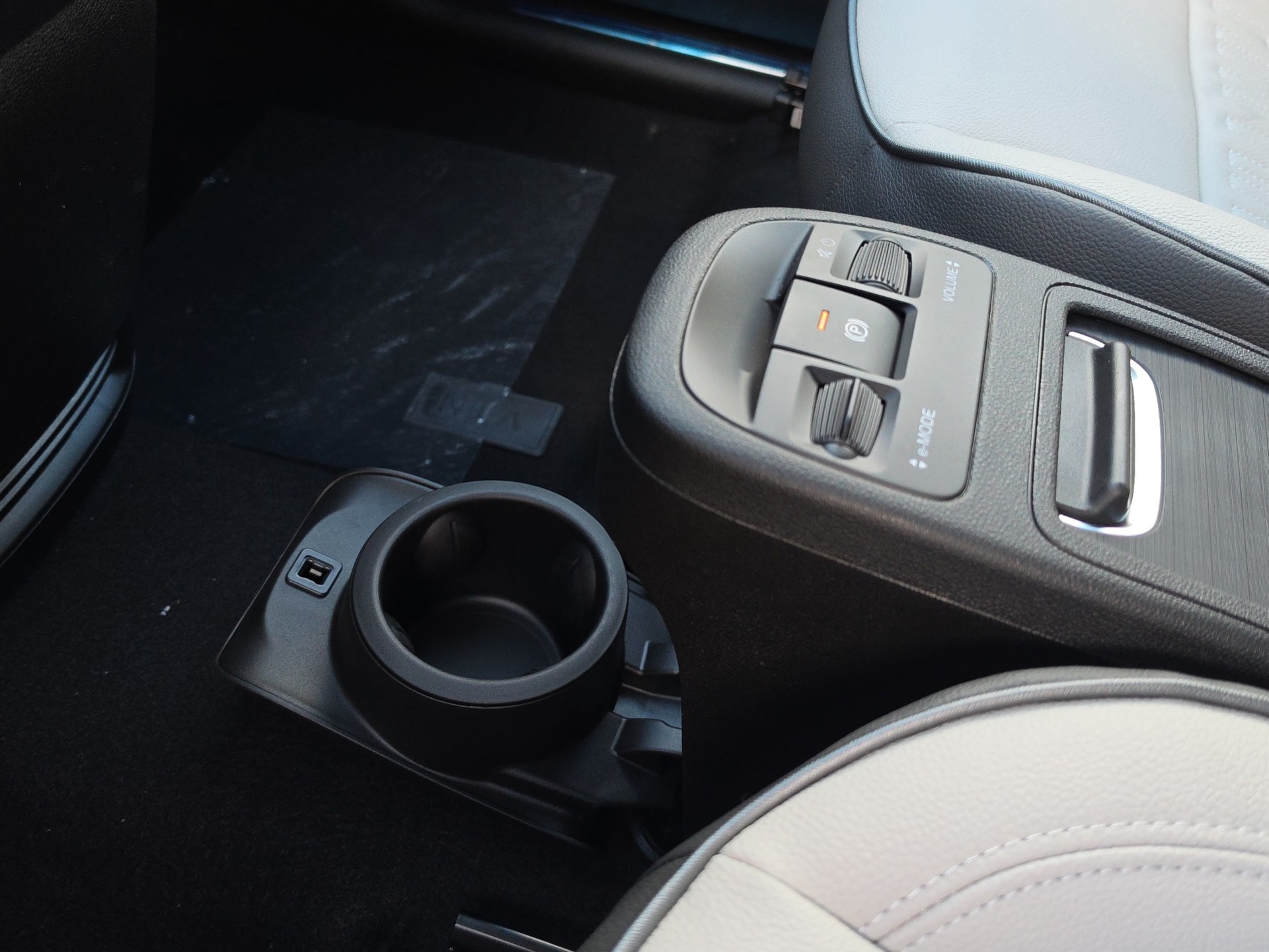 FIAT 500 electric 42kWh La Prima-image-13