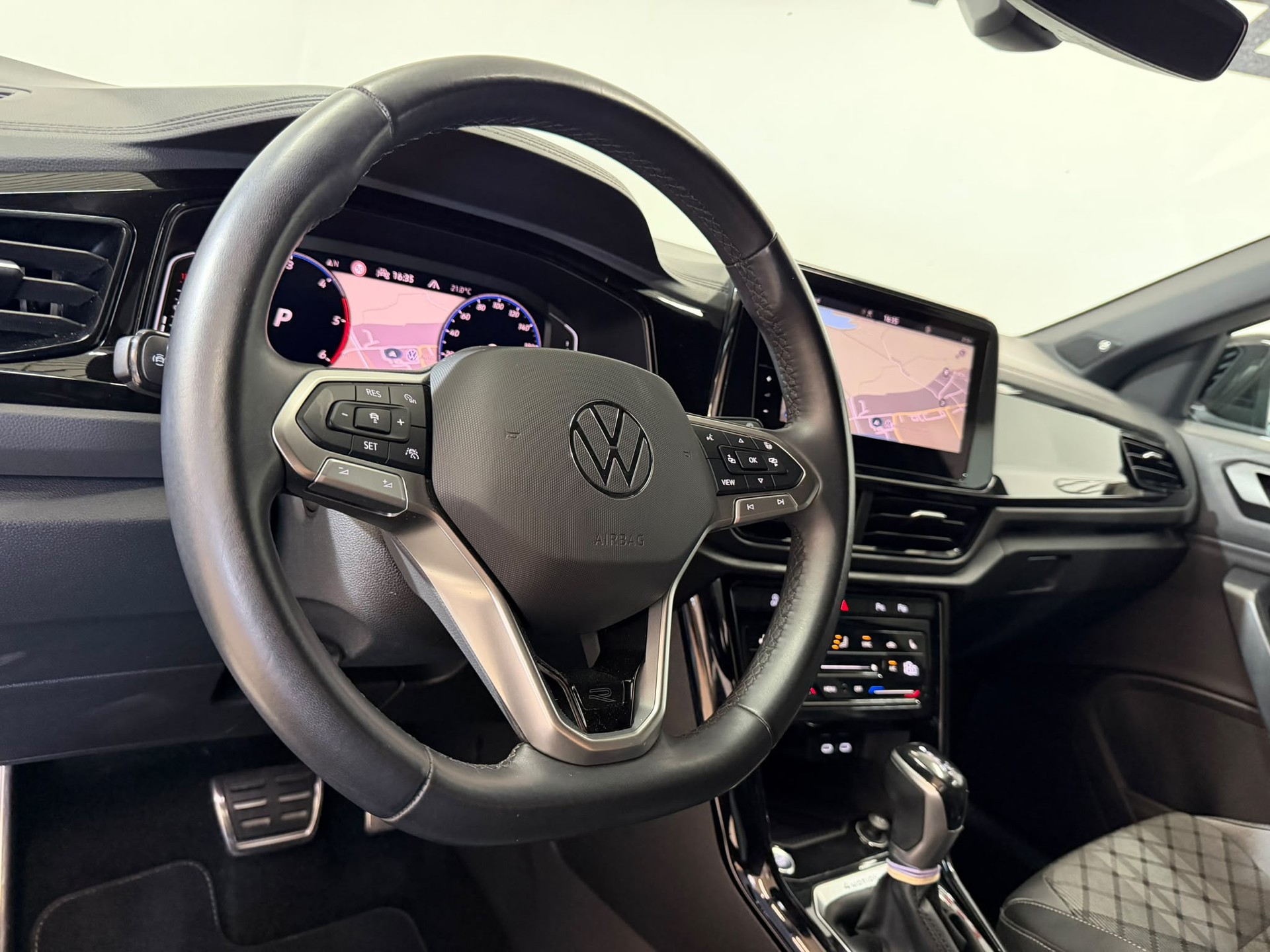 VW T-Roc 2.0 TDI SCR R-Line 4Motion DSG-image-6