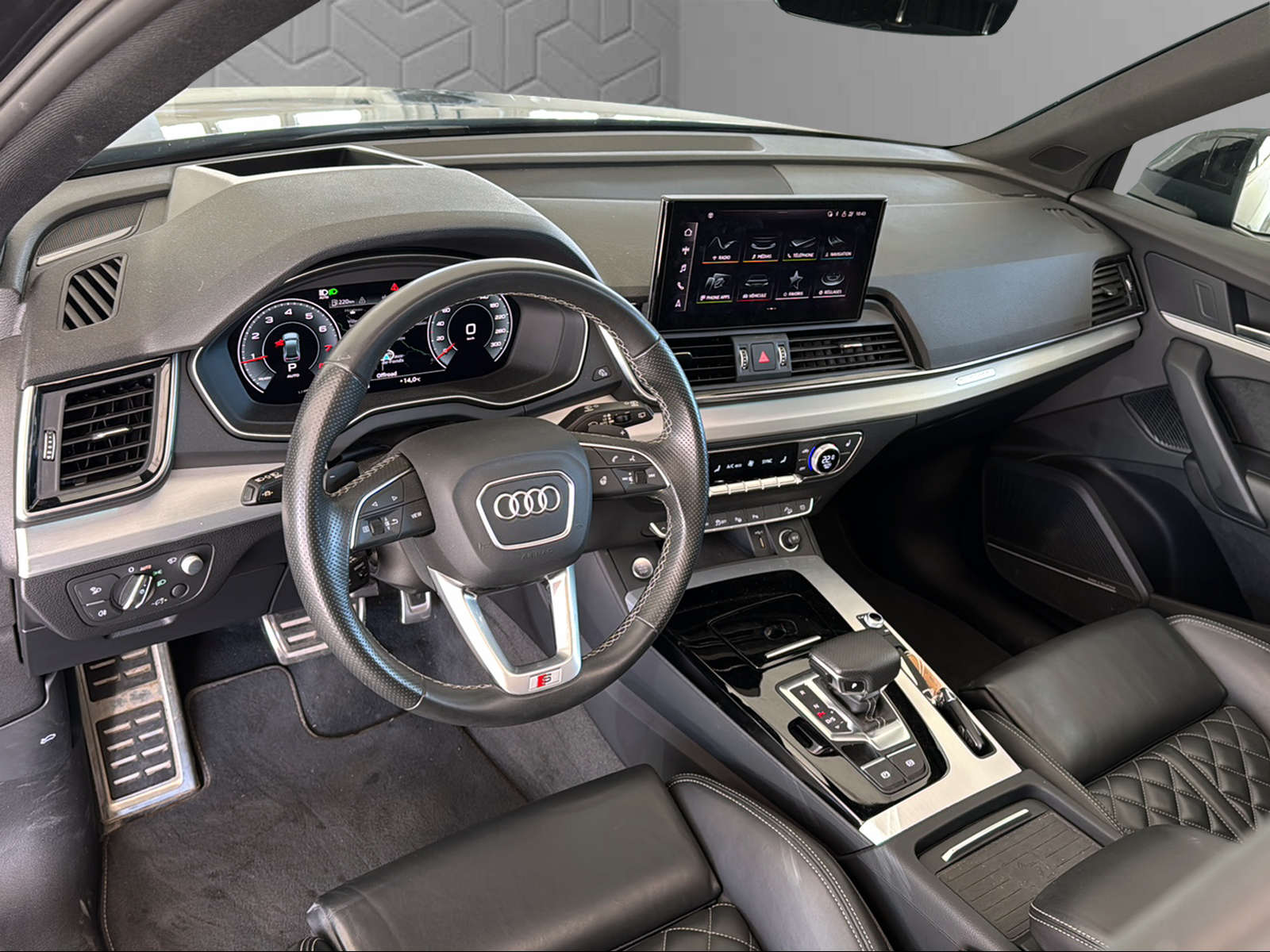 AUDI Q5 Sportback 45 TFSI S line quattro S-tronic-image-11