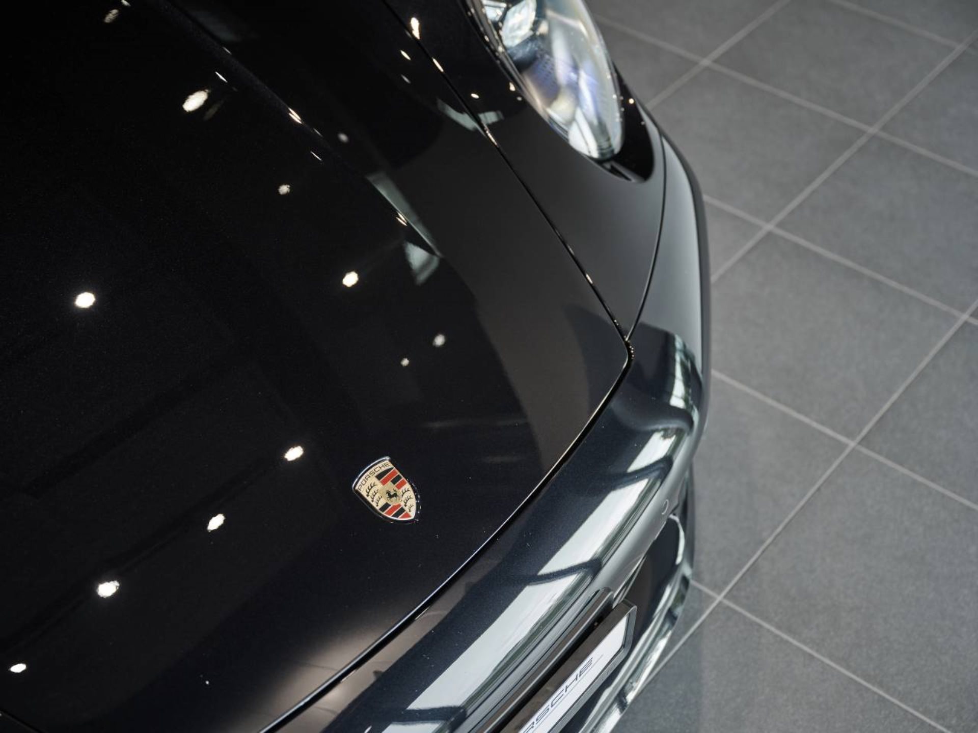 PORSCHE 911 Carrera 4S-image-22