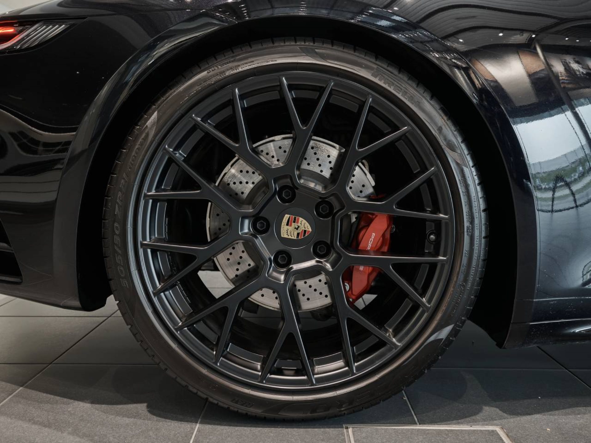 PORSCHE 911 Carrera 4S-image-30
