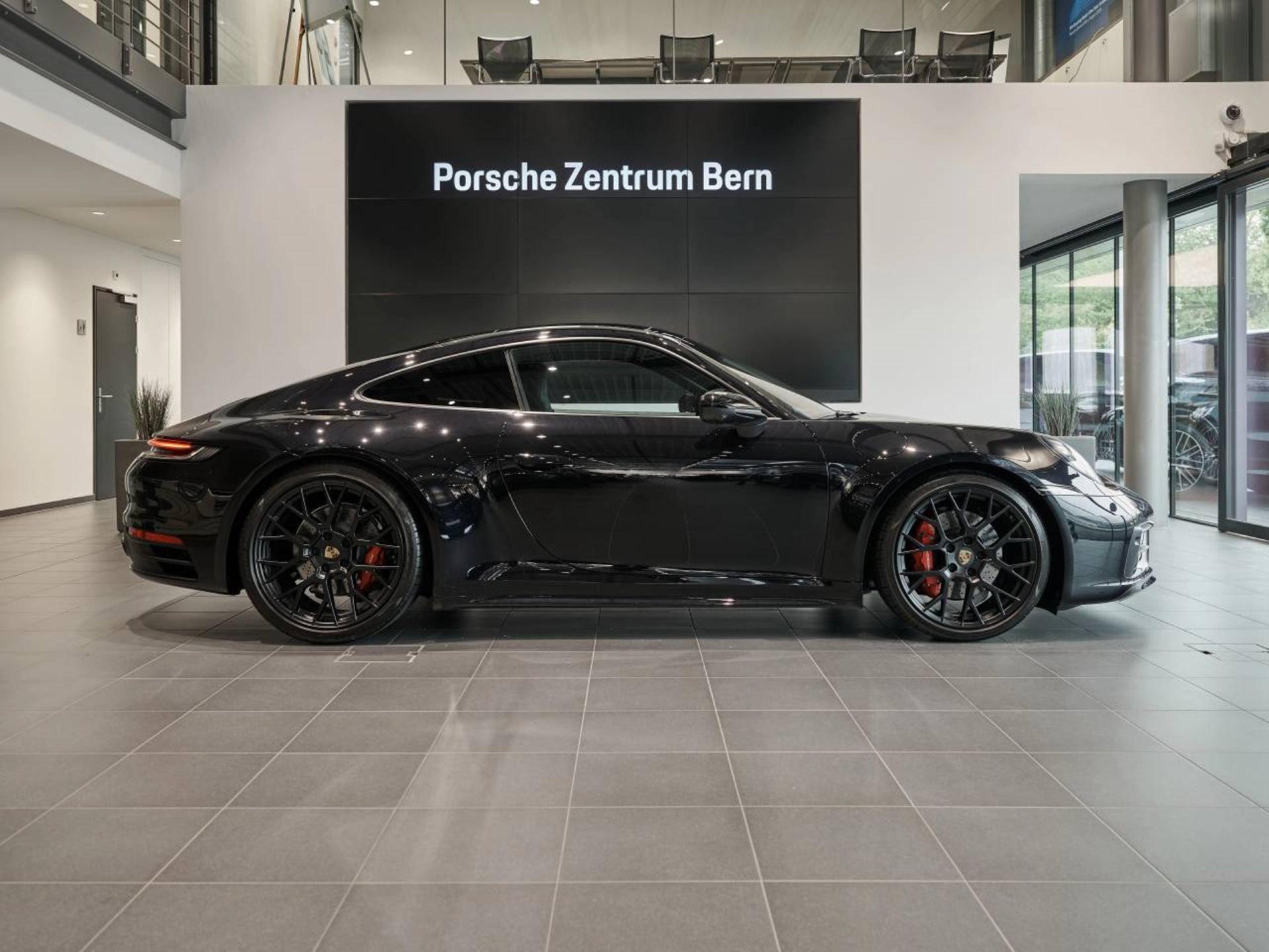PORSCHE 911 Carrera 4S-image-1