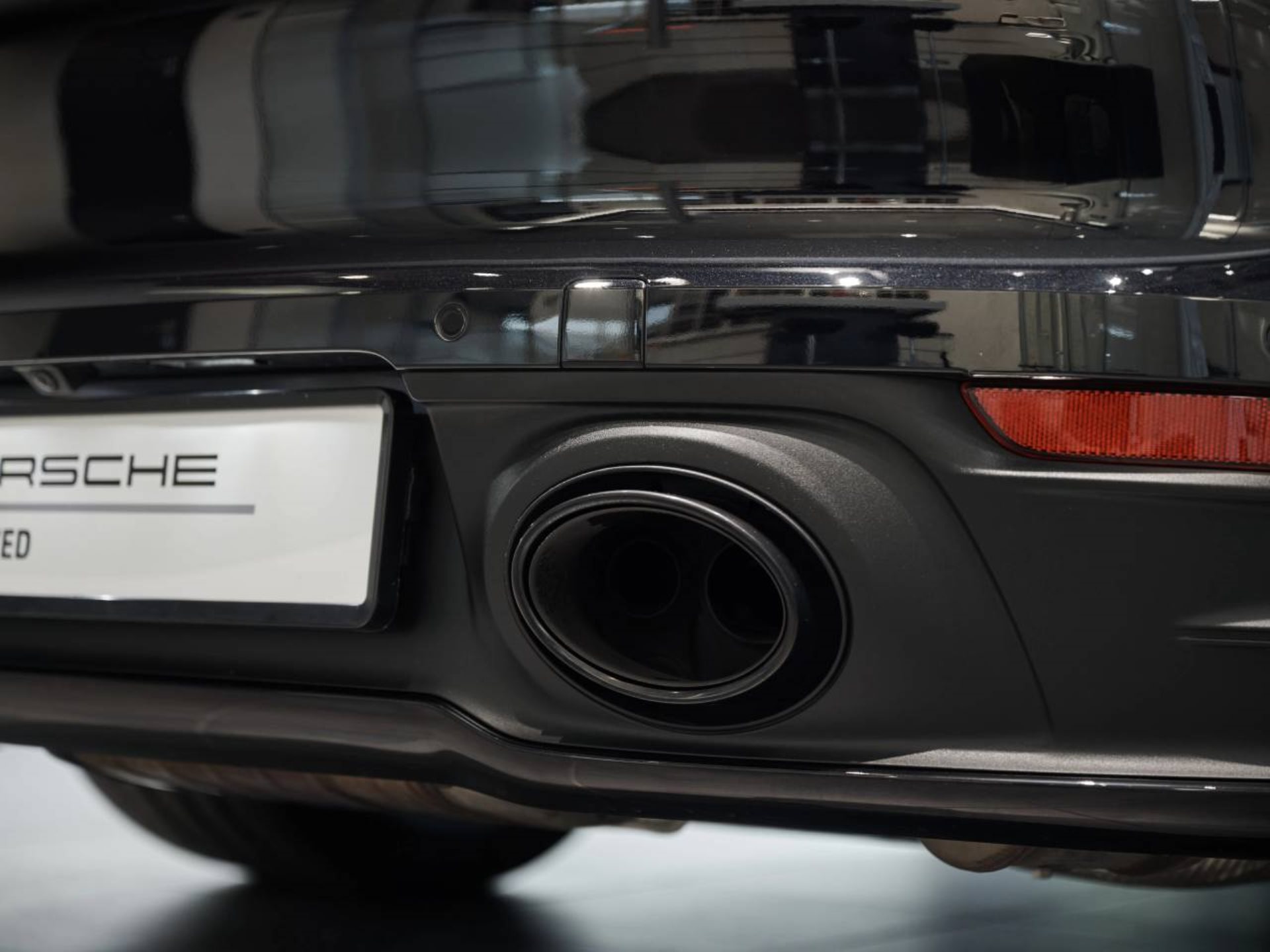 PORSCHE 911 Carrera 4S-image-26