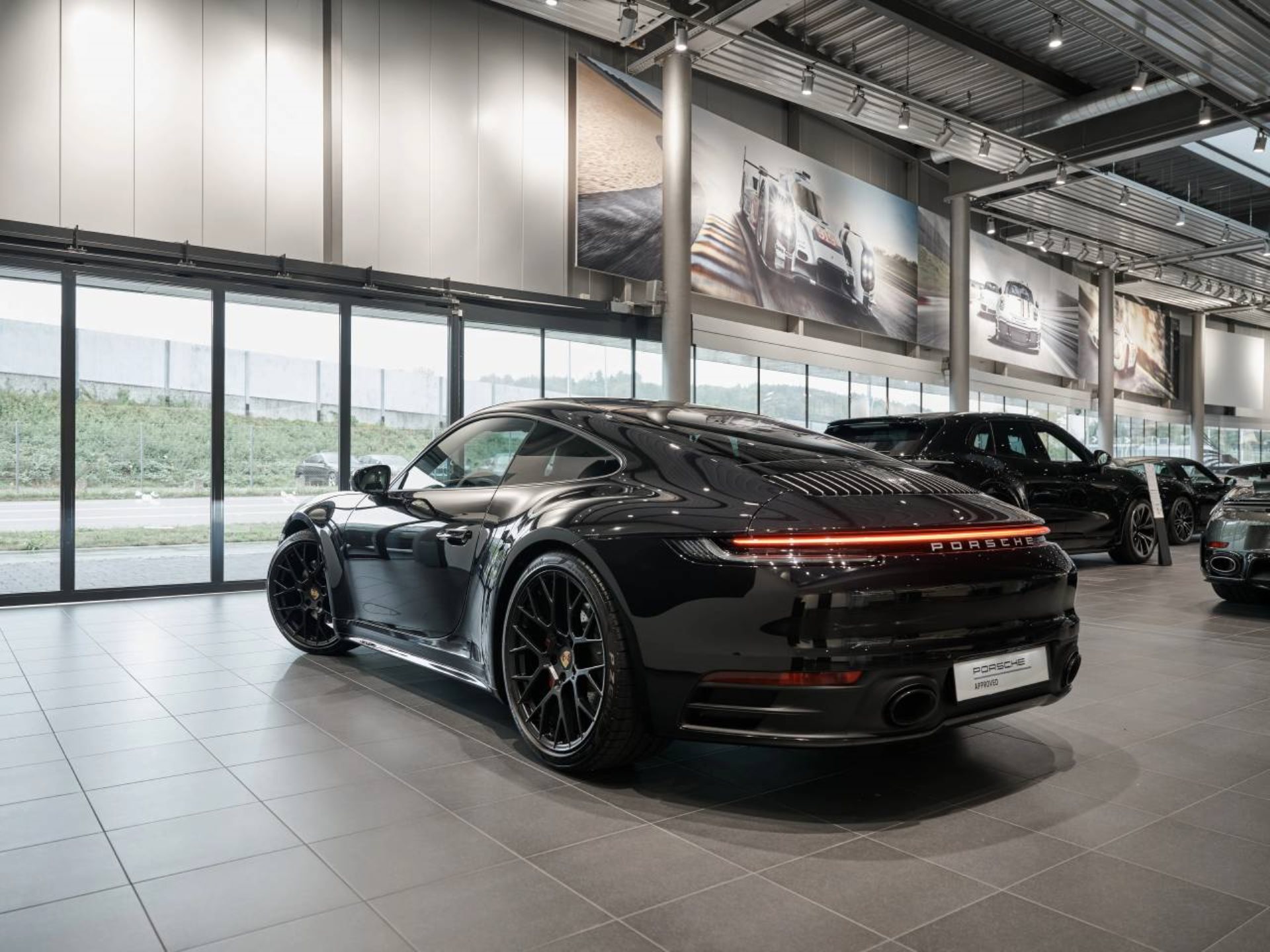 PORSCHE 911 Carrera 4S-image-6