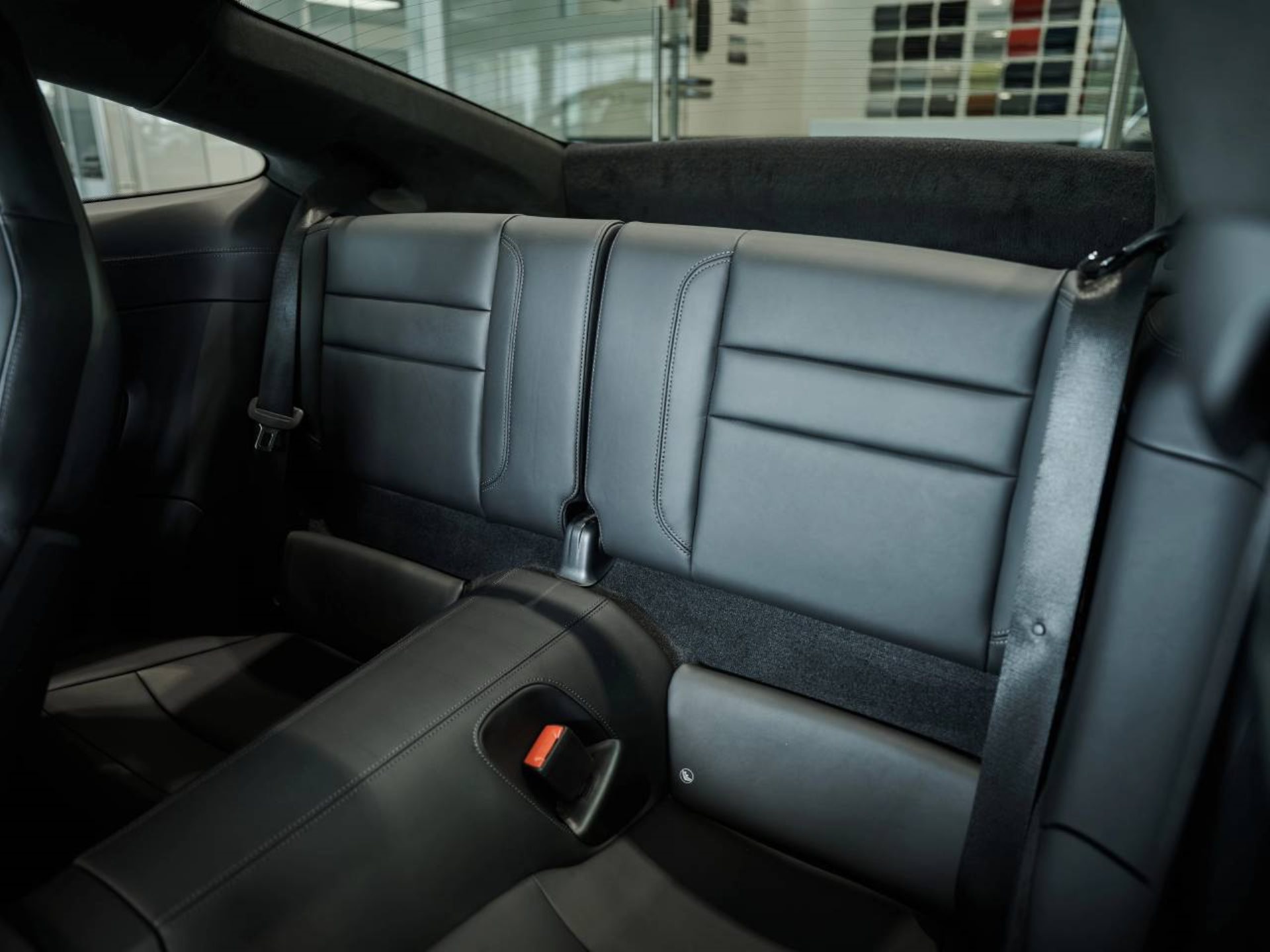 PORSCHE 911 Carrera 4S-image-16