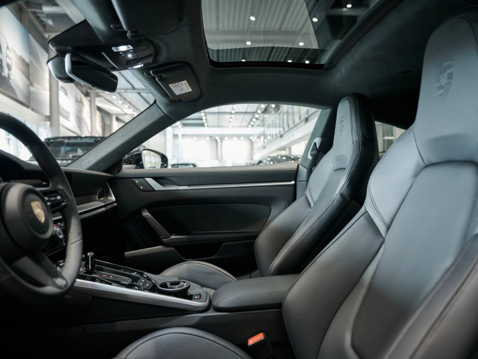 PORSCHE 911 Carrera 4S-image-3