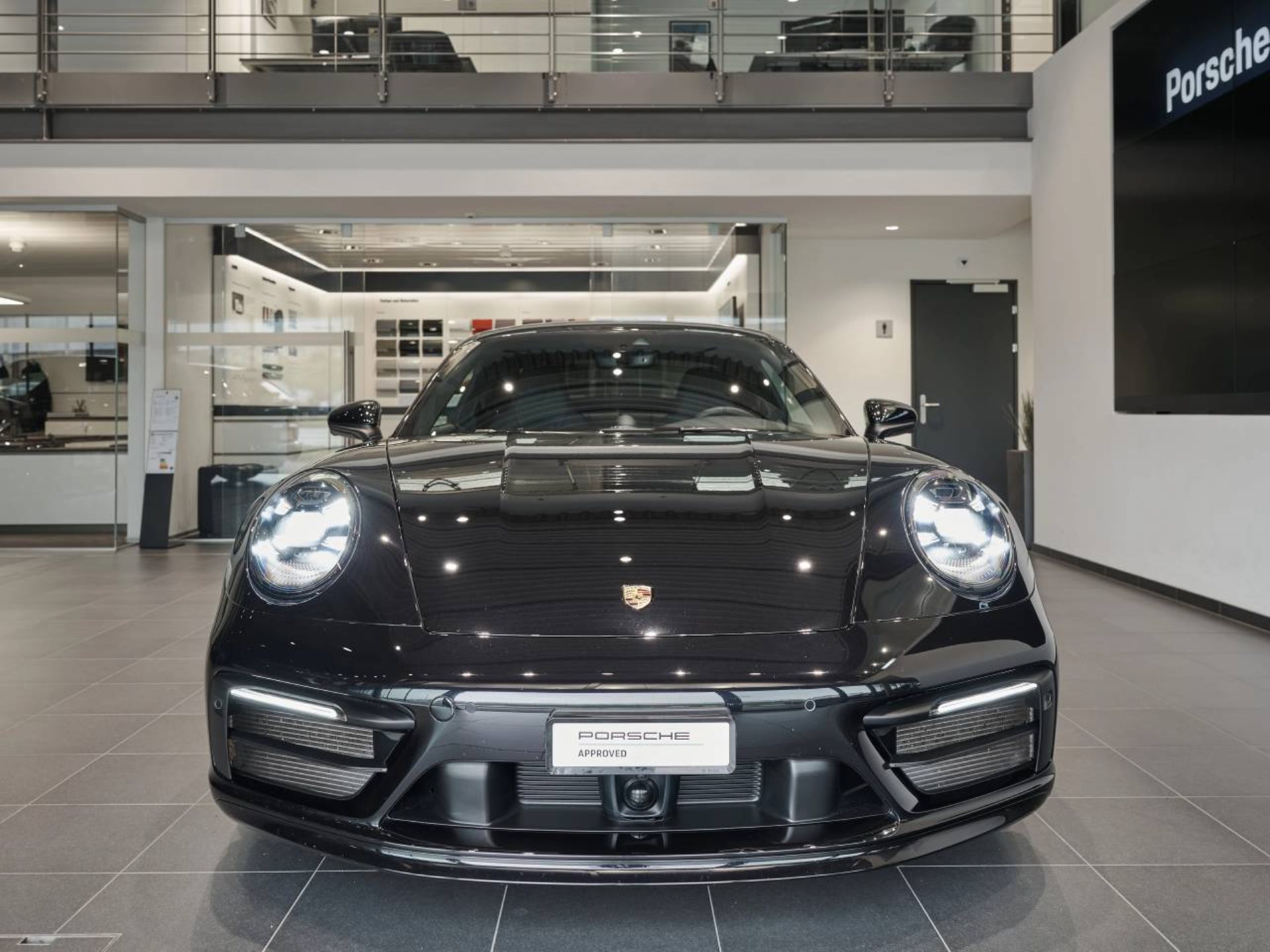 PORSCHE 911 Carrera 4S-image-8