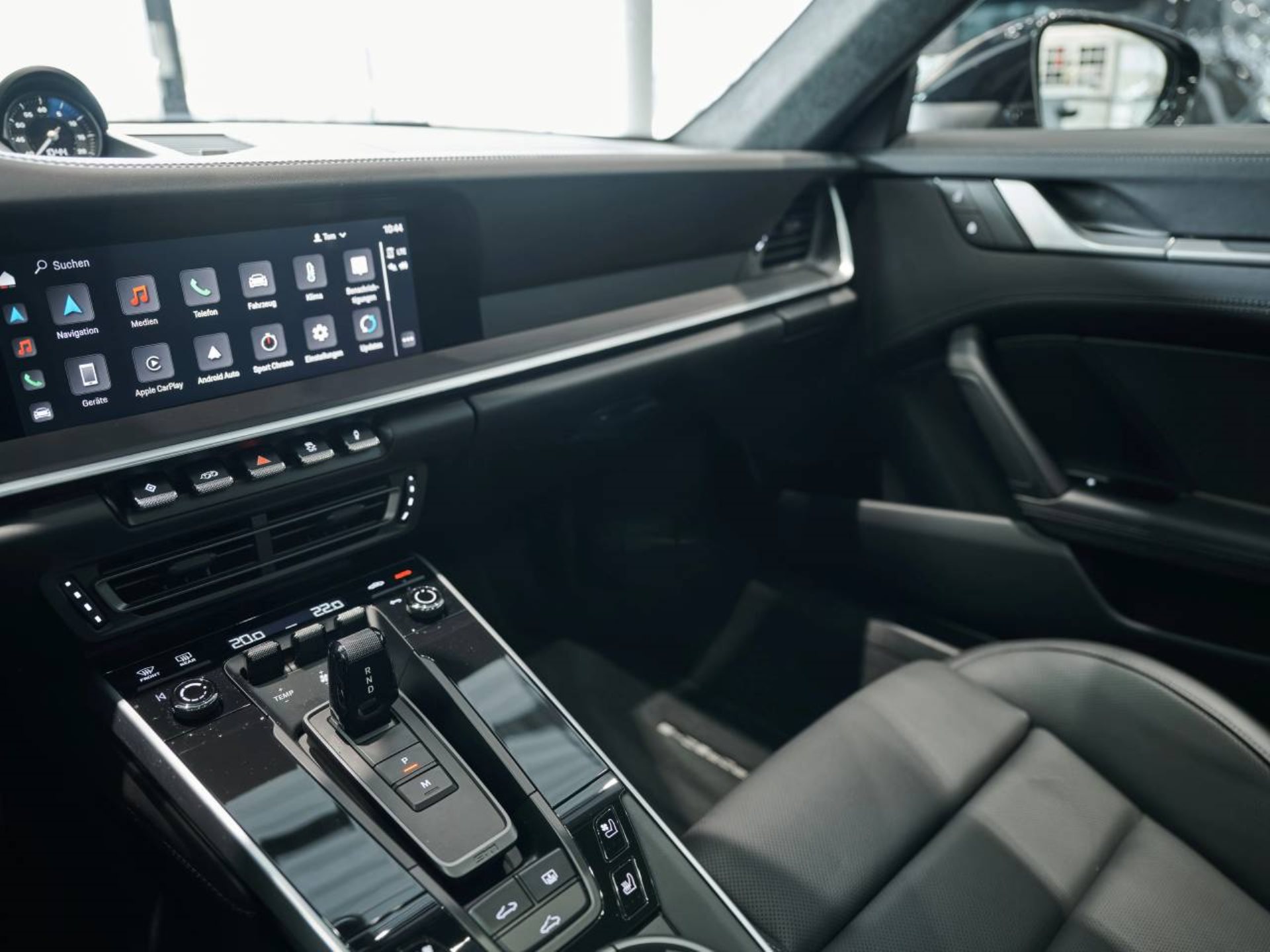 PORSCHE 911 Carrera 4S-image-14