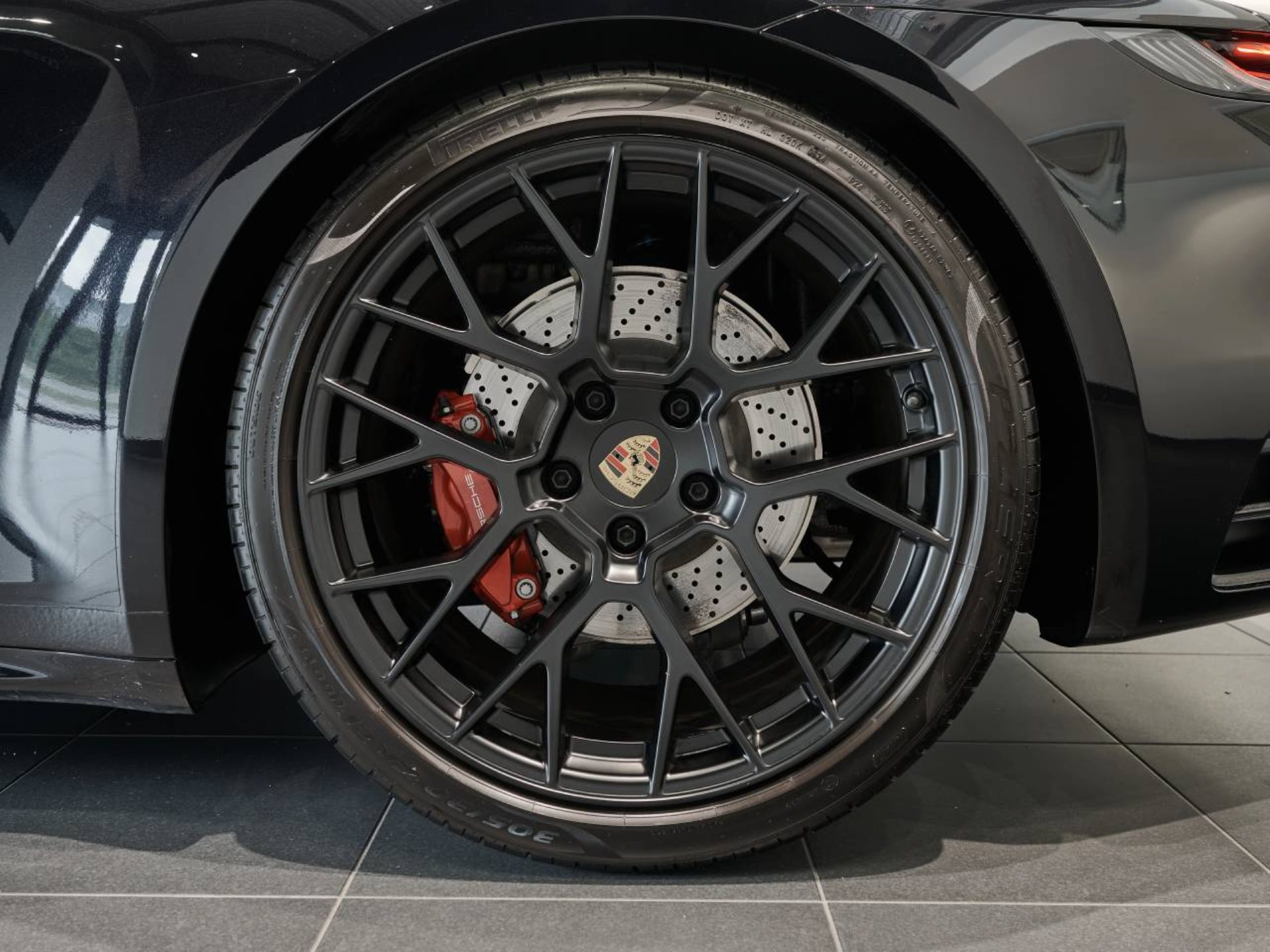 PORSCHE 911 Carrera 4S-image-29