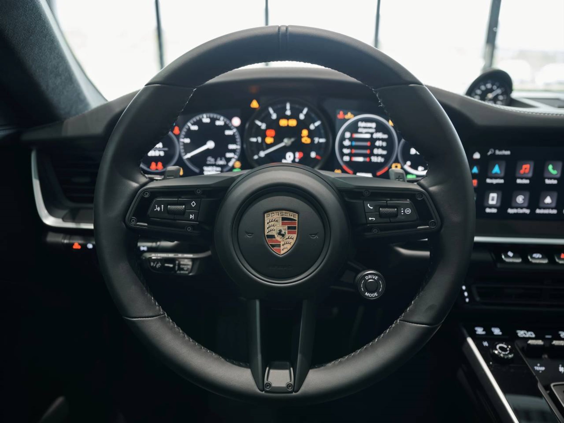 PORSCHE 911 Carrera 4S-image-12