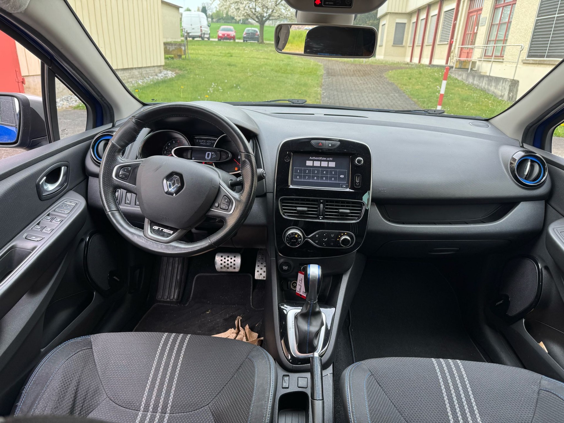 RENAULT Clio 1.2 16V T Limited EDC-image-9