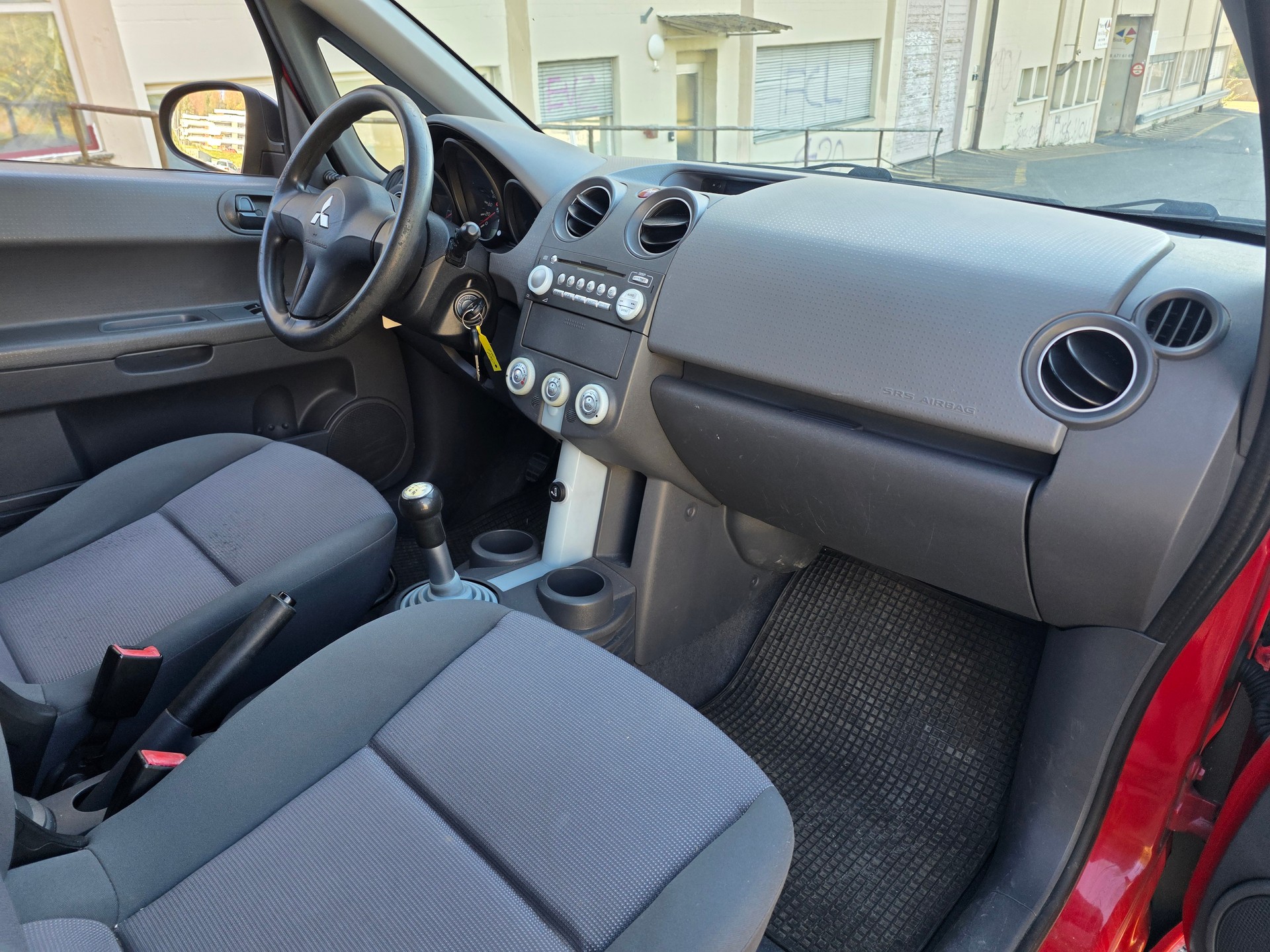MITSUBISHI Colt 1.3 16V Inform Luxe-image-4