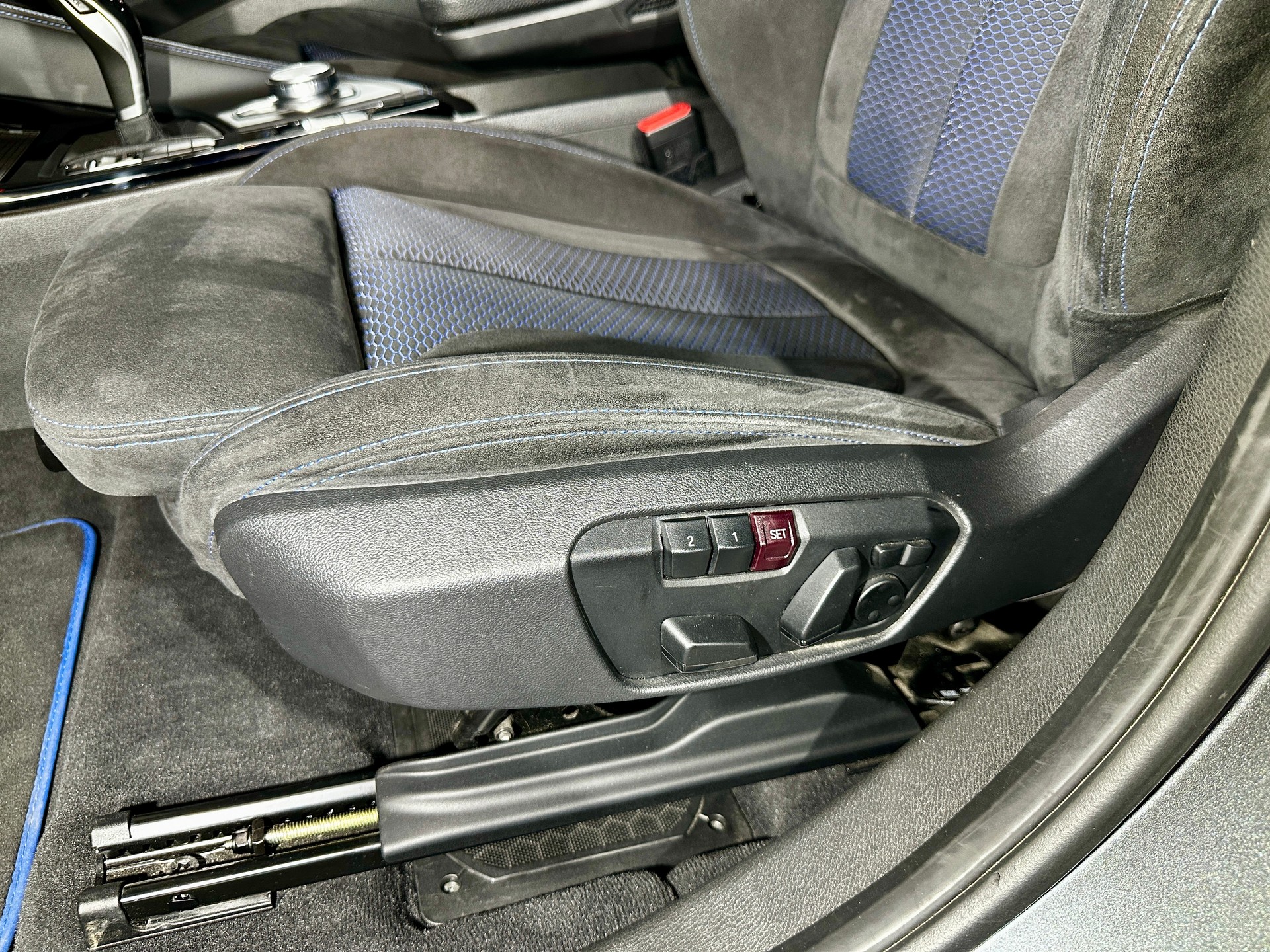 BMW X2 xDrive 20d M Sport Steptronic-image-25