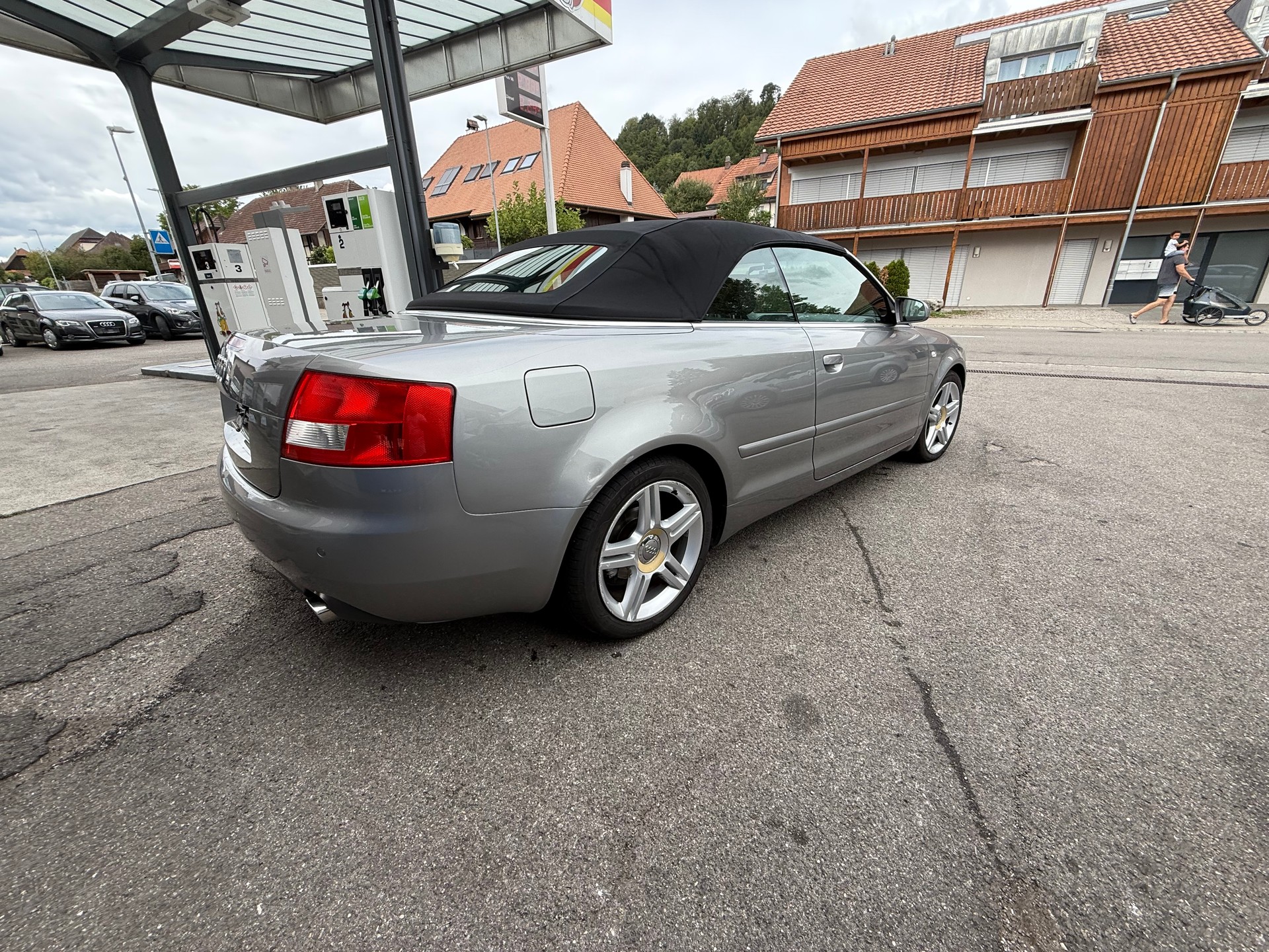 AUDI A4 Cabriolet 3.0 V6-image-1