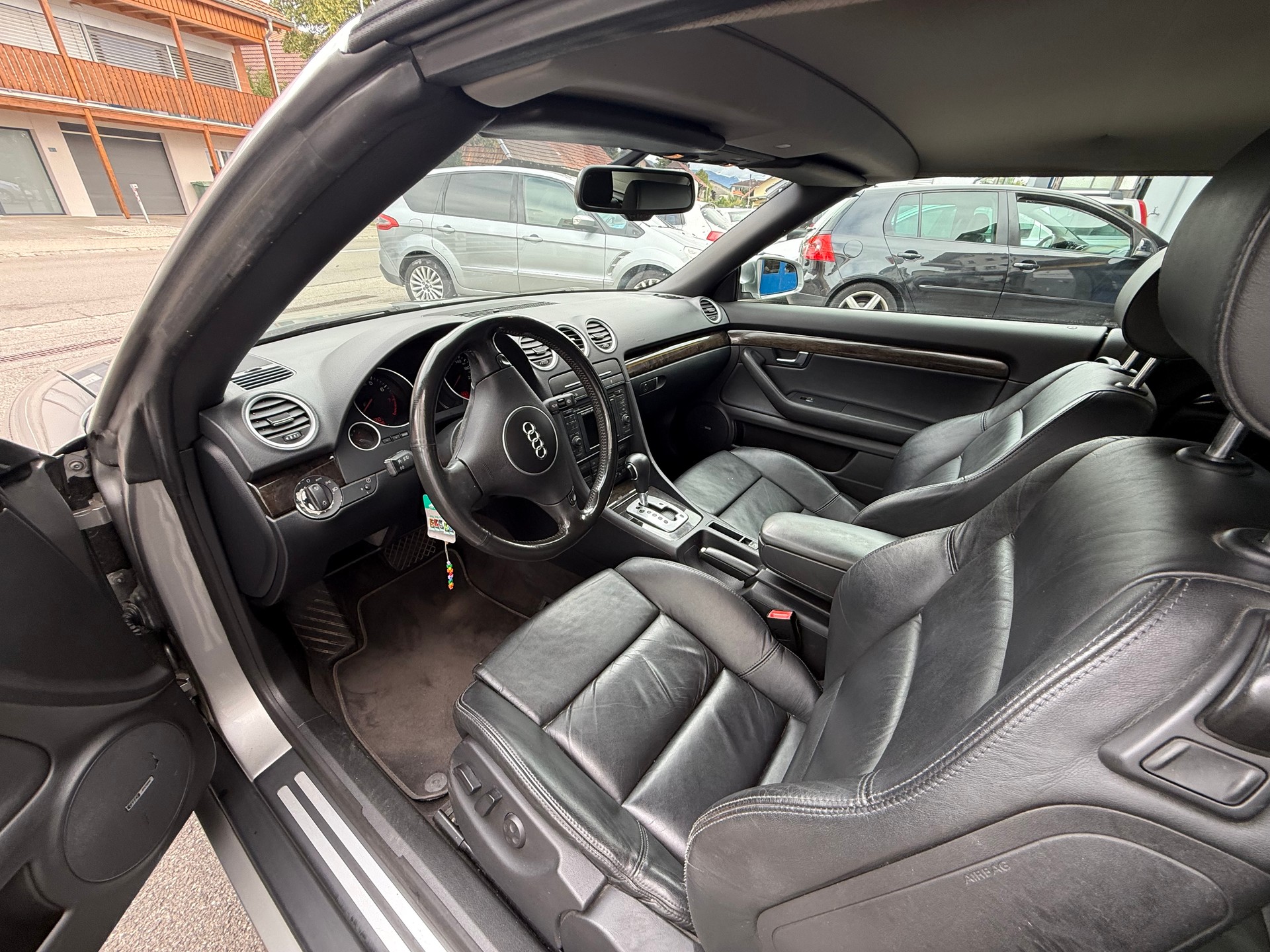 AUDI A4 Cabriolet 3.0 V6-image-7