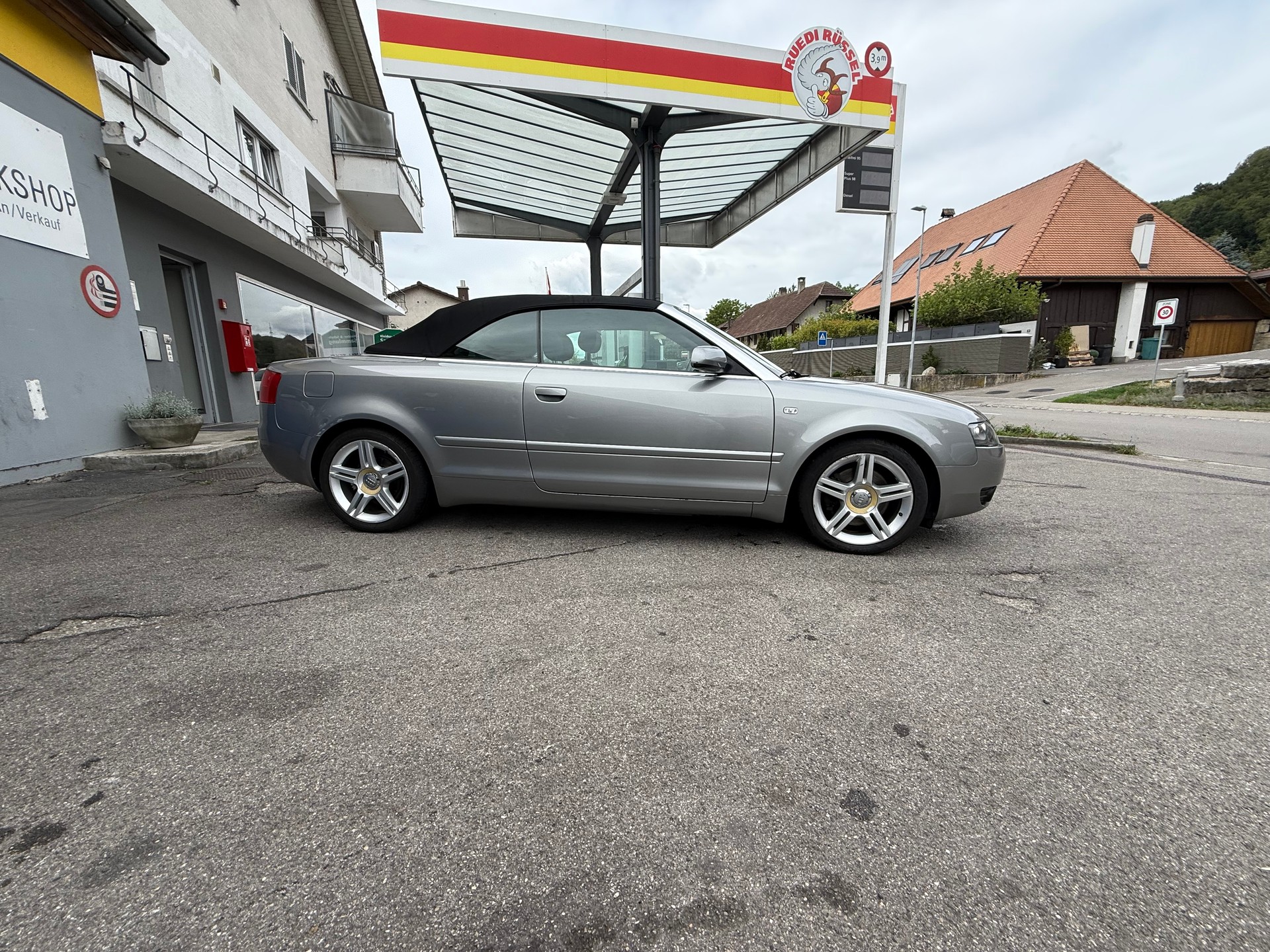 AUDI A4 Cabriolet 3.0 V6-image-0
