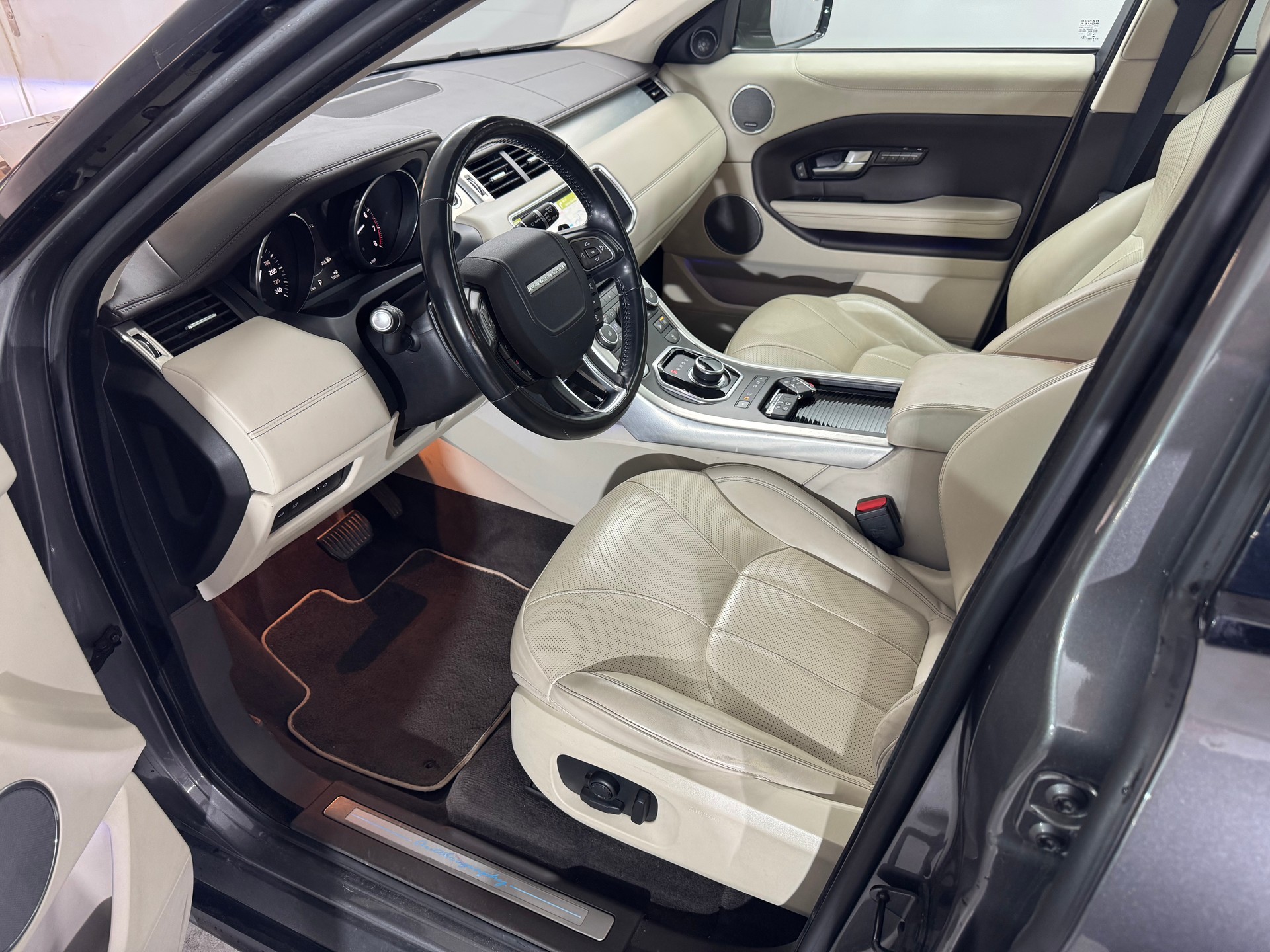 LAND ROVER Range Rover Evoque 2.0 Si4 Autobiography AT9-image-8