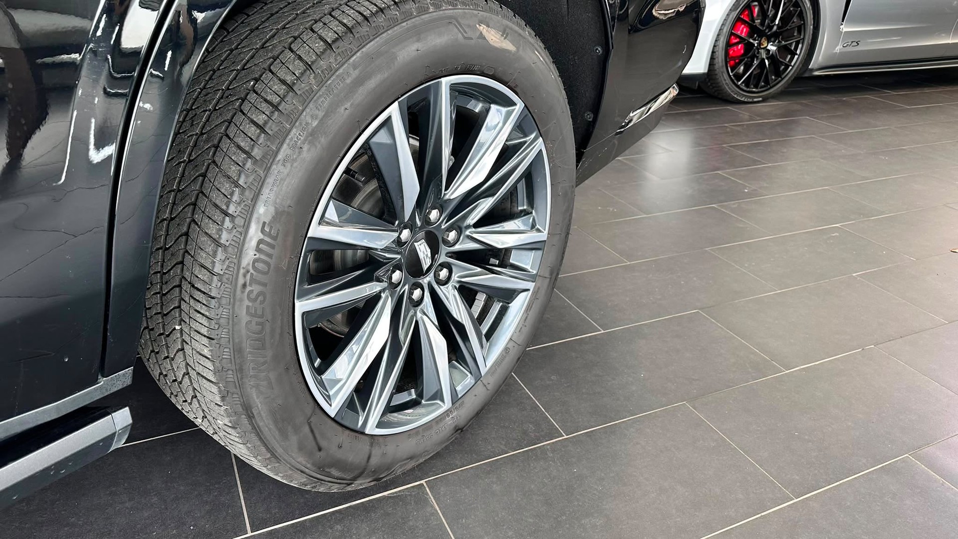 CADILLAC ESCALADE 600 Sport Platinum-image-5
