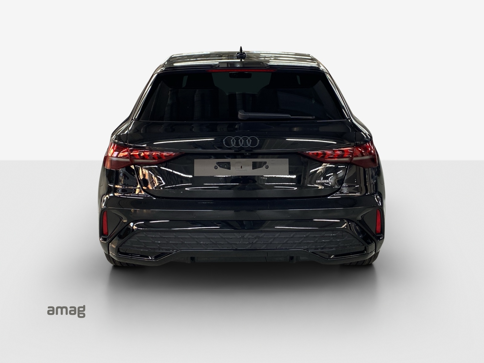 AUDI A3 Sportback TFSI 150 kW quattro S line S tronic-image-3