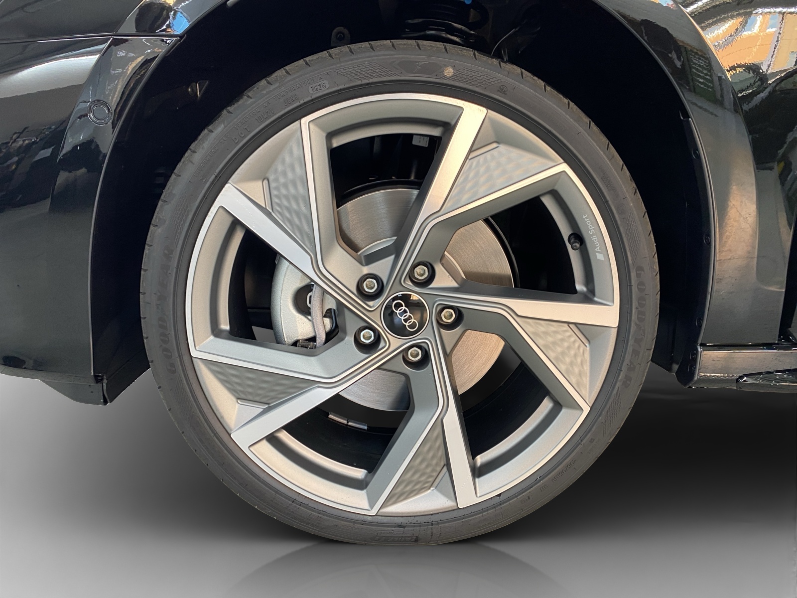 AUDI A3 Sportback TFSI 150 kW quattro S line S tronic-image-15