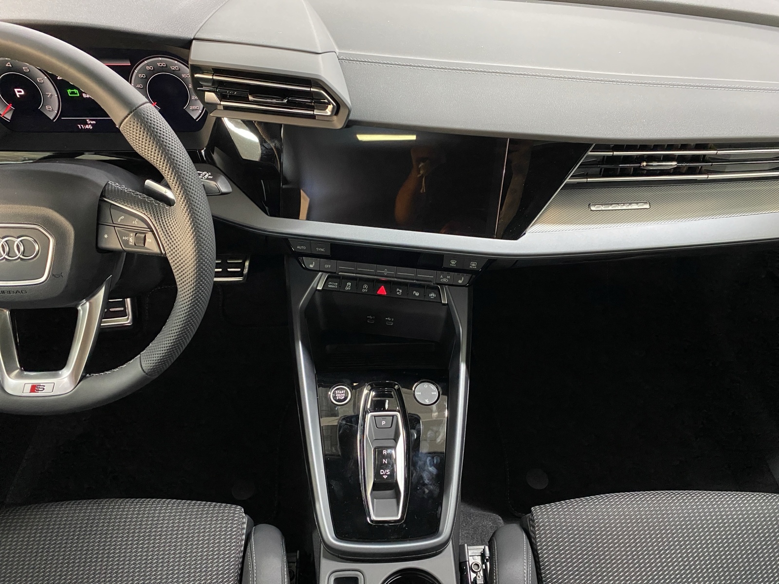 AUDI A3 Sportback TFSI 150 kW quattro S line S tronic-image-10