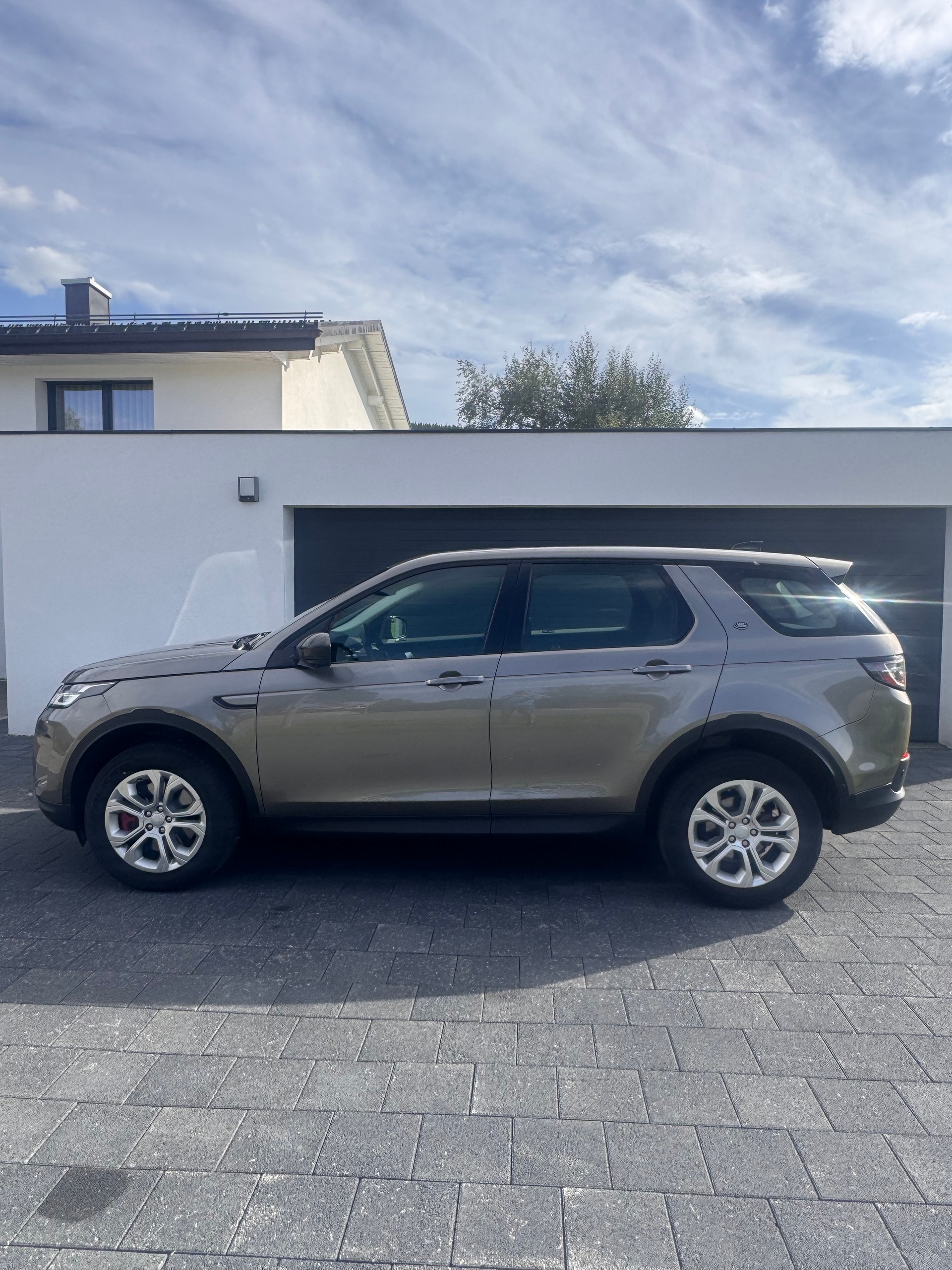 LAND ROVER Discovery Sport D200 2.0D TD4 MHEV SE AT9-image-7