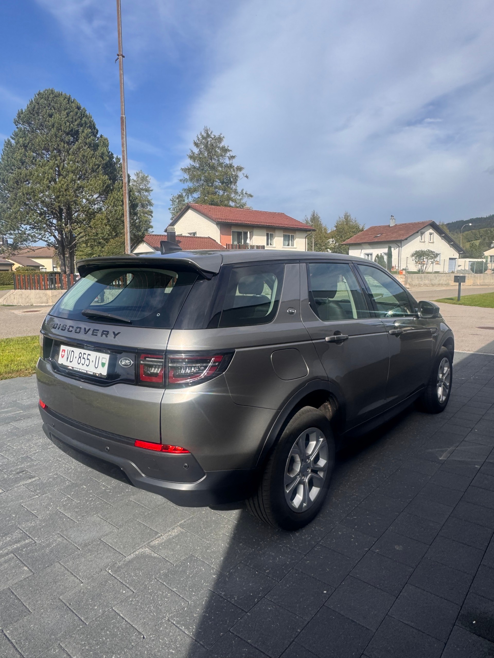 LAND ROVER Discovery Sport D200 2.0D TD4 MHEV SE AT9-image-4