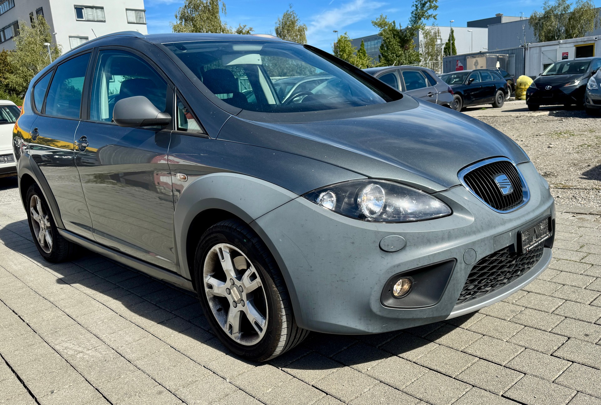 SEAT Altea XL Freetrack 2.0 TDI Style 4X4 (Klima * Alufelgen * Sensoren * Sitzheizung * Multilenkrad * BO5)-image-3
