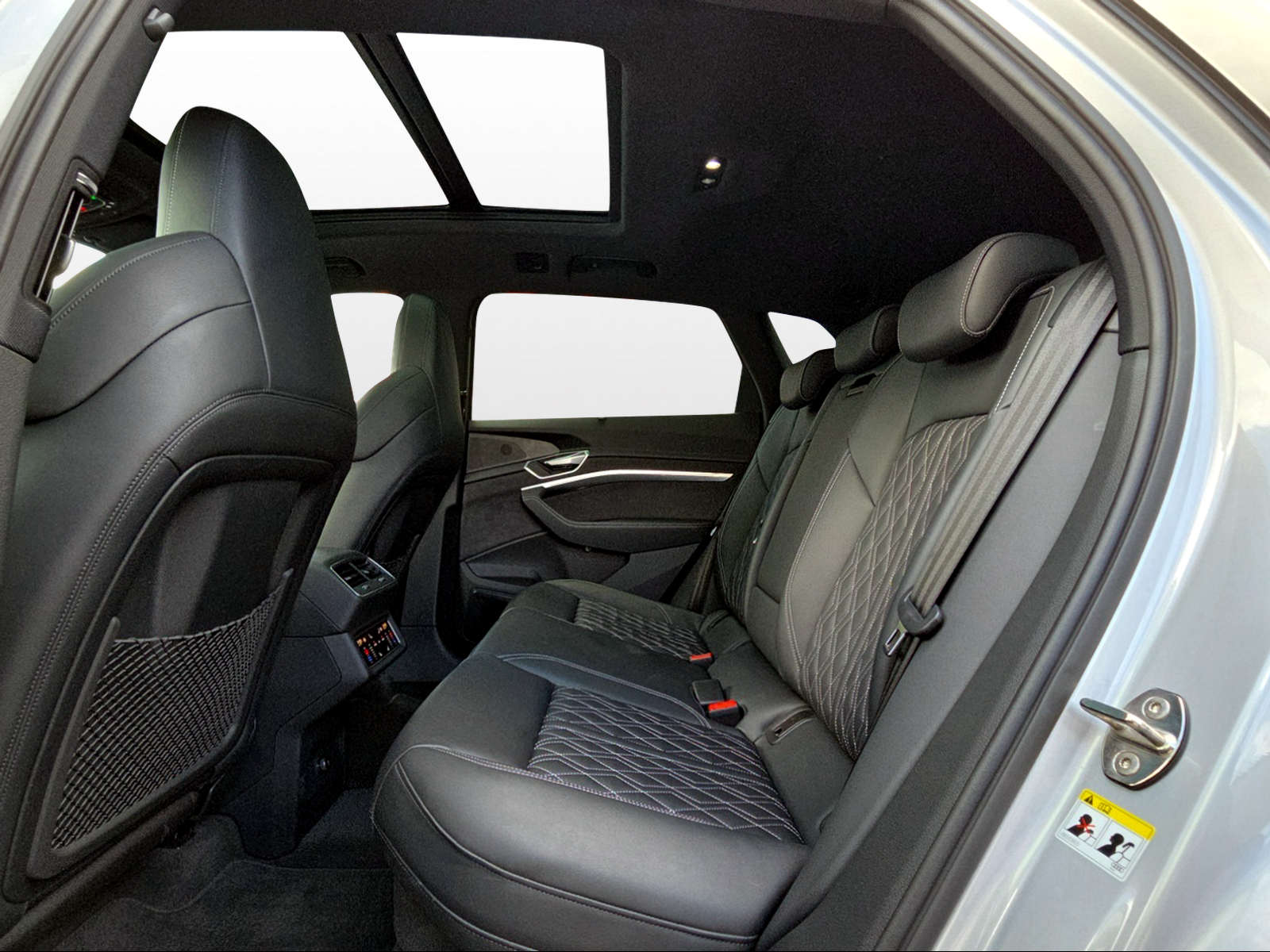 AUDI e-tron S quattro-image-10