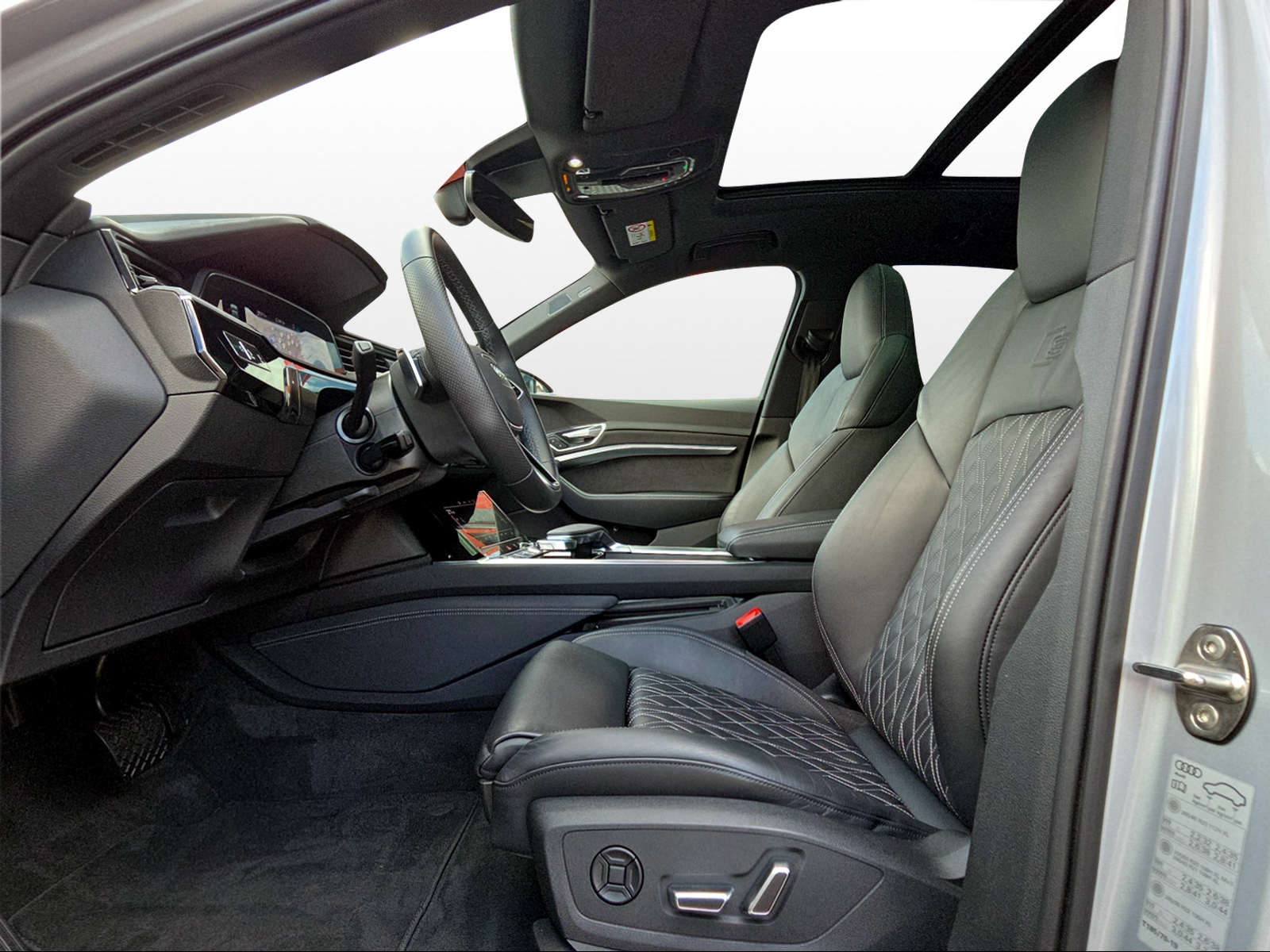 AUDI e-tron S quattro-image-6