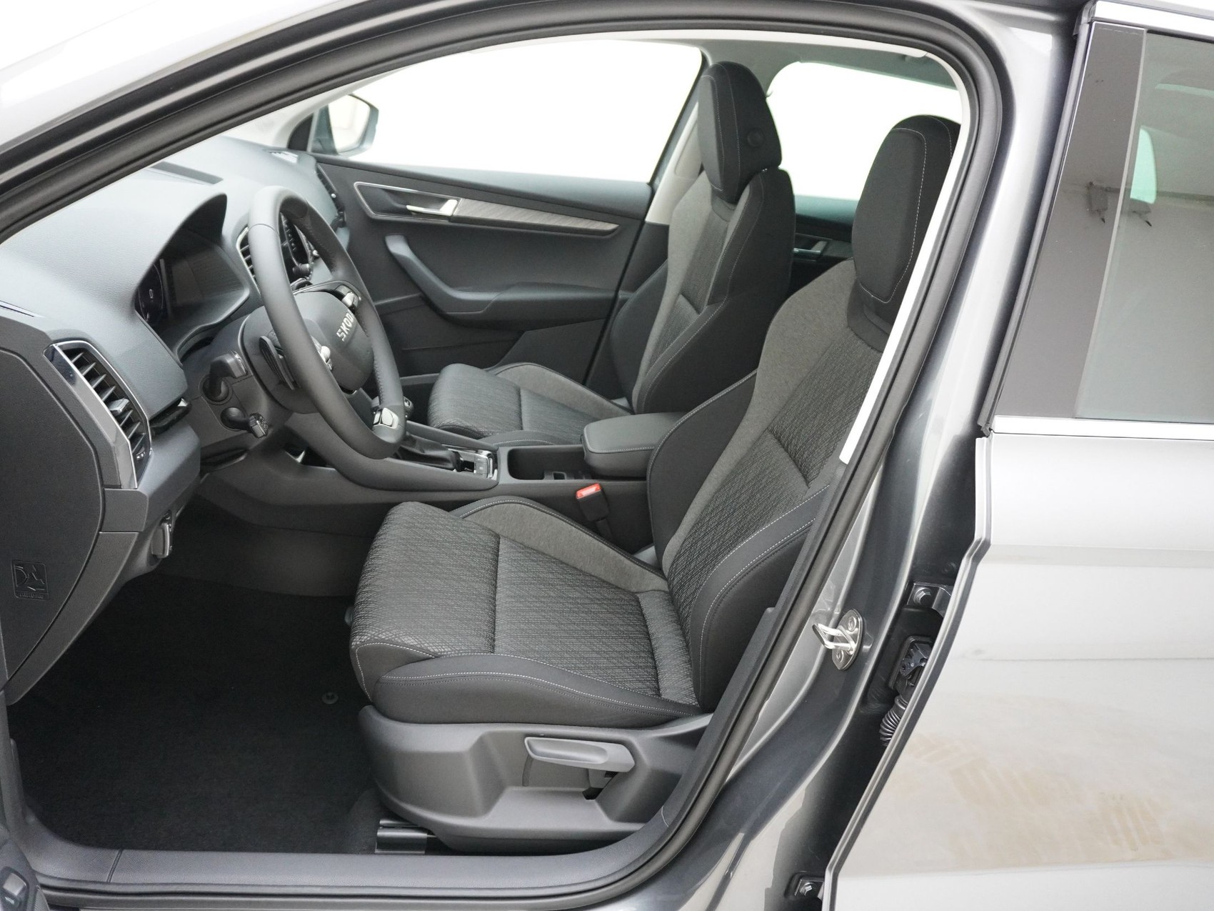 SKODA Karoq 2.0 TDI Selection-Lodge 4x4 DSG-image-9