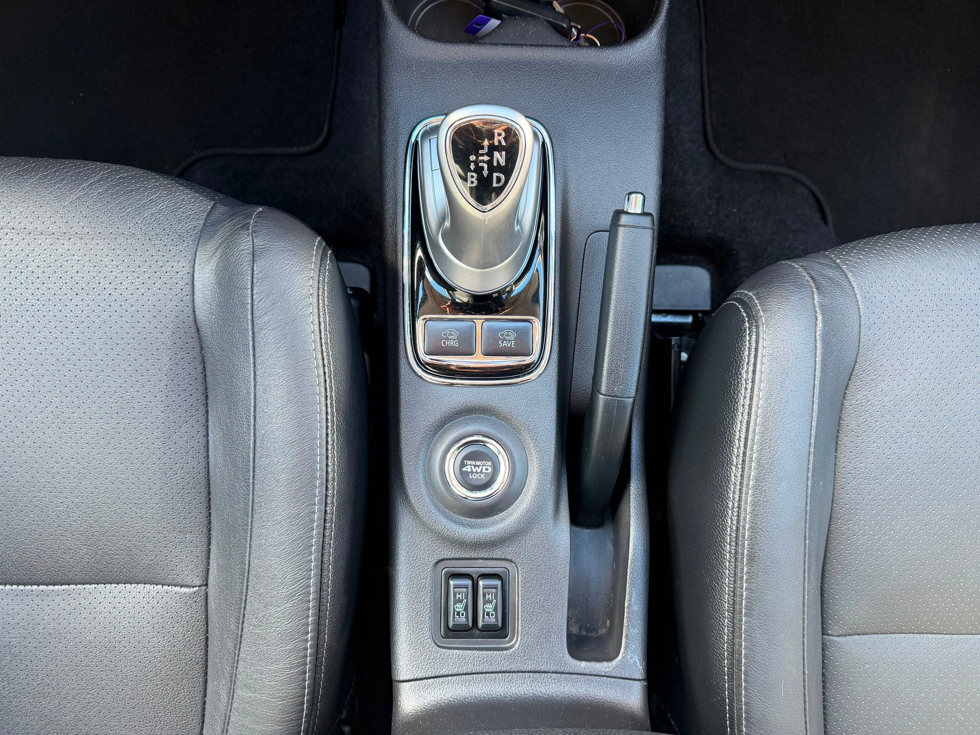 MITSUBISHI Outlander 2.0 PHEV Intense-image-10