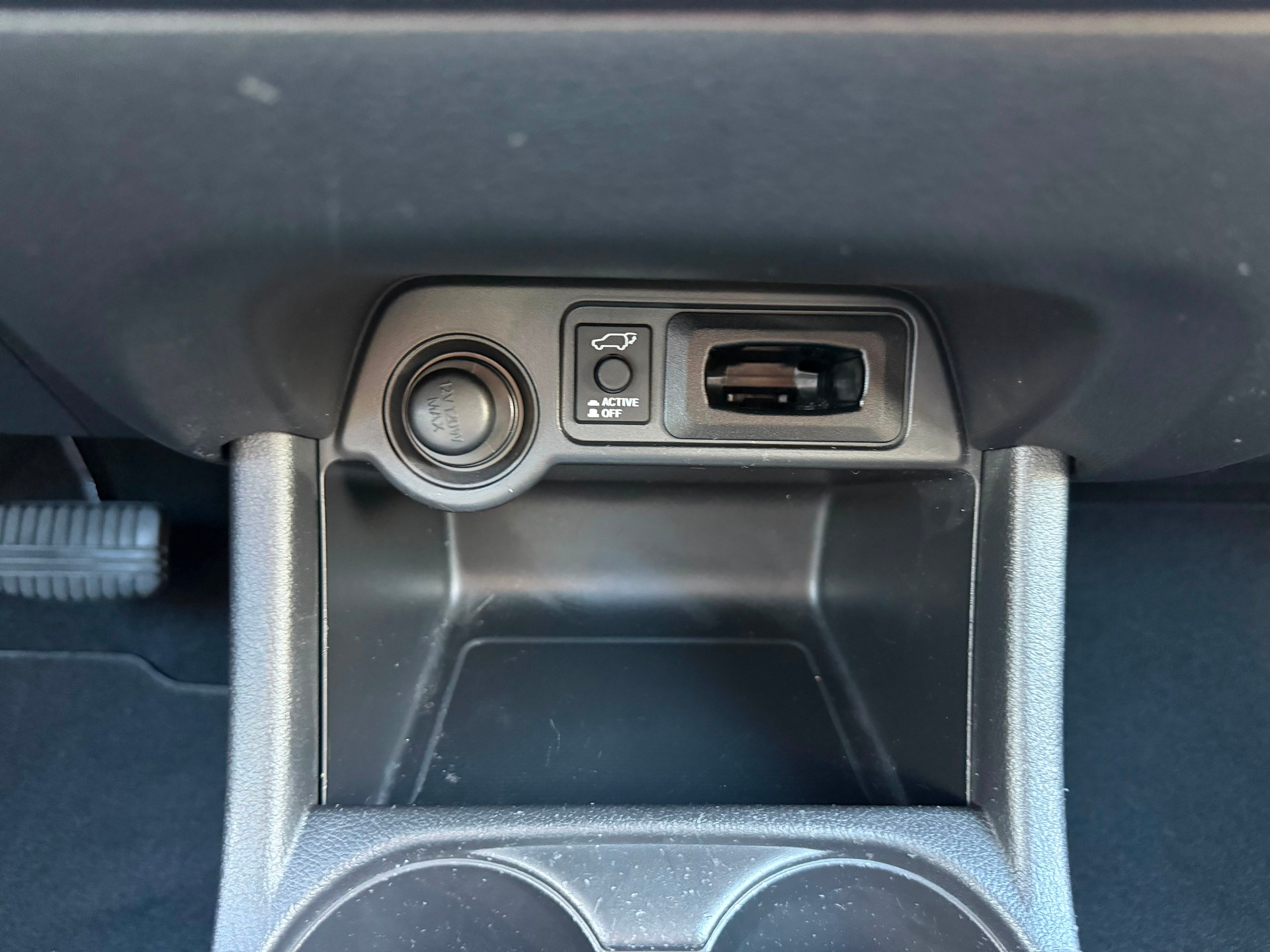MITSUBISHI Outlander 2.0 PHEV Intense-image-11