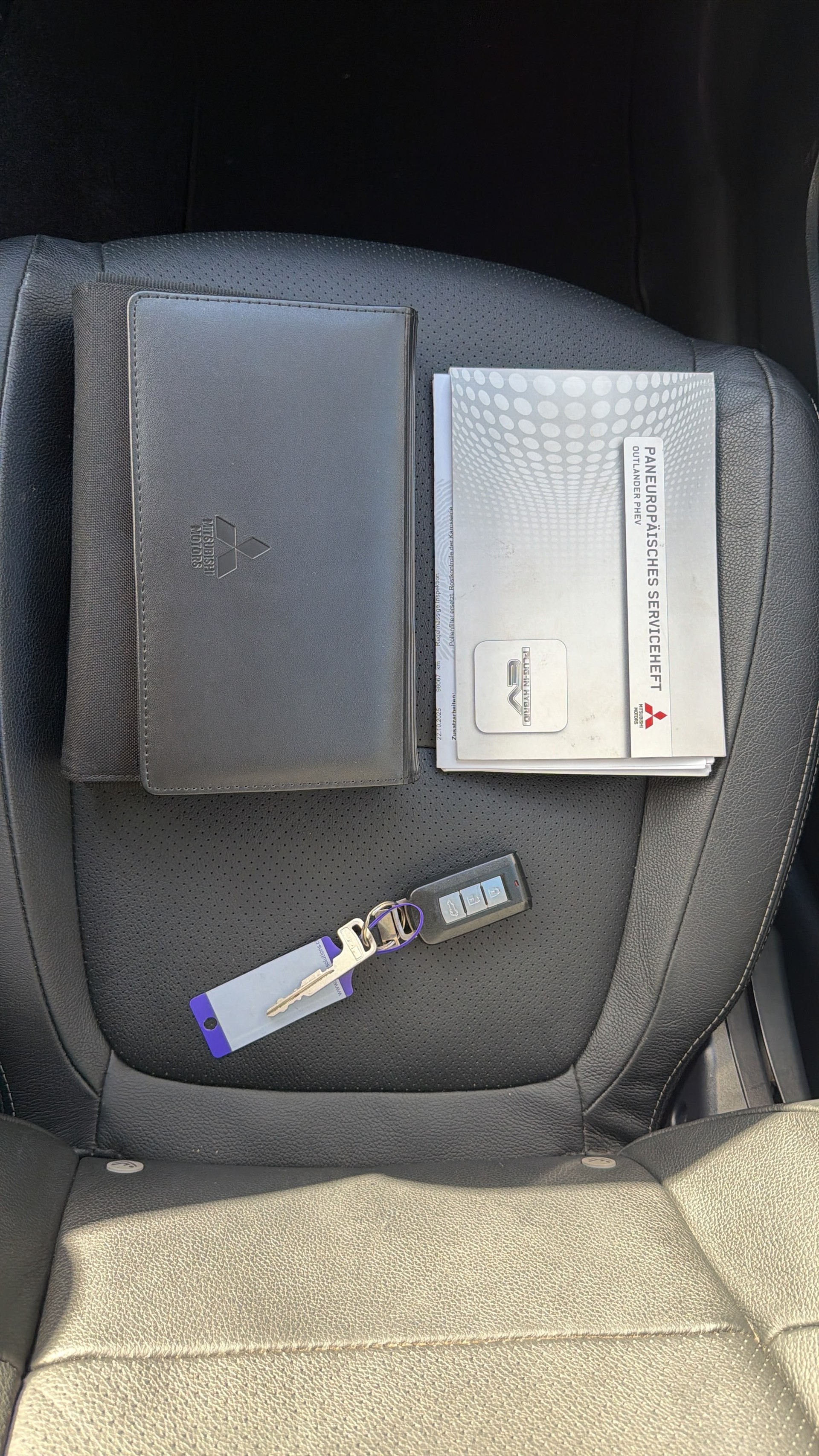 MITSUBISHI Outlander 2.0 PHEV Intense-image-18