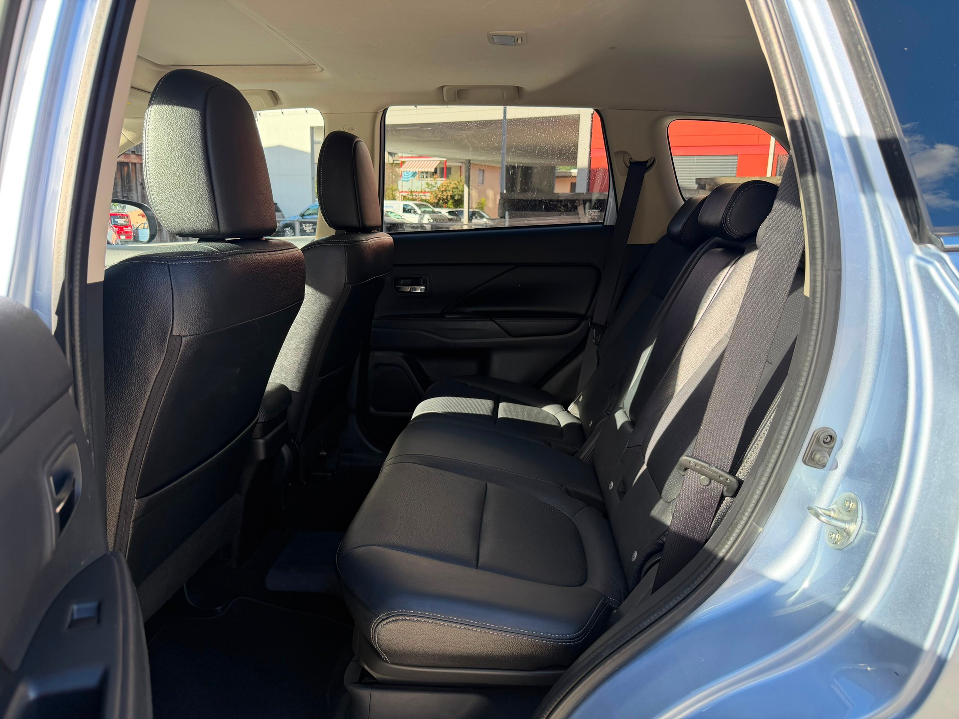 MITSUBISHI Outlander 2.0 PHEV Intense-image-5