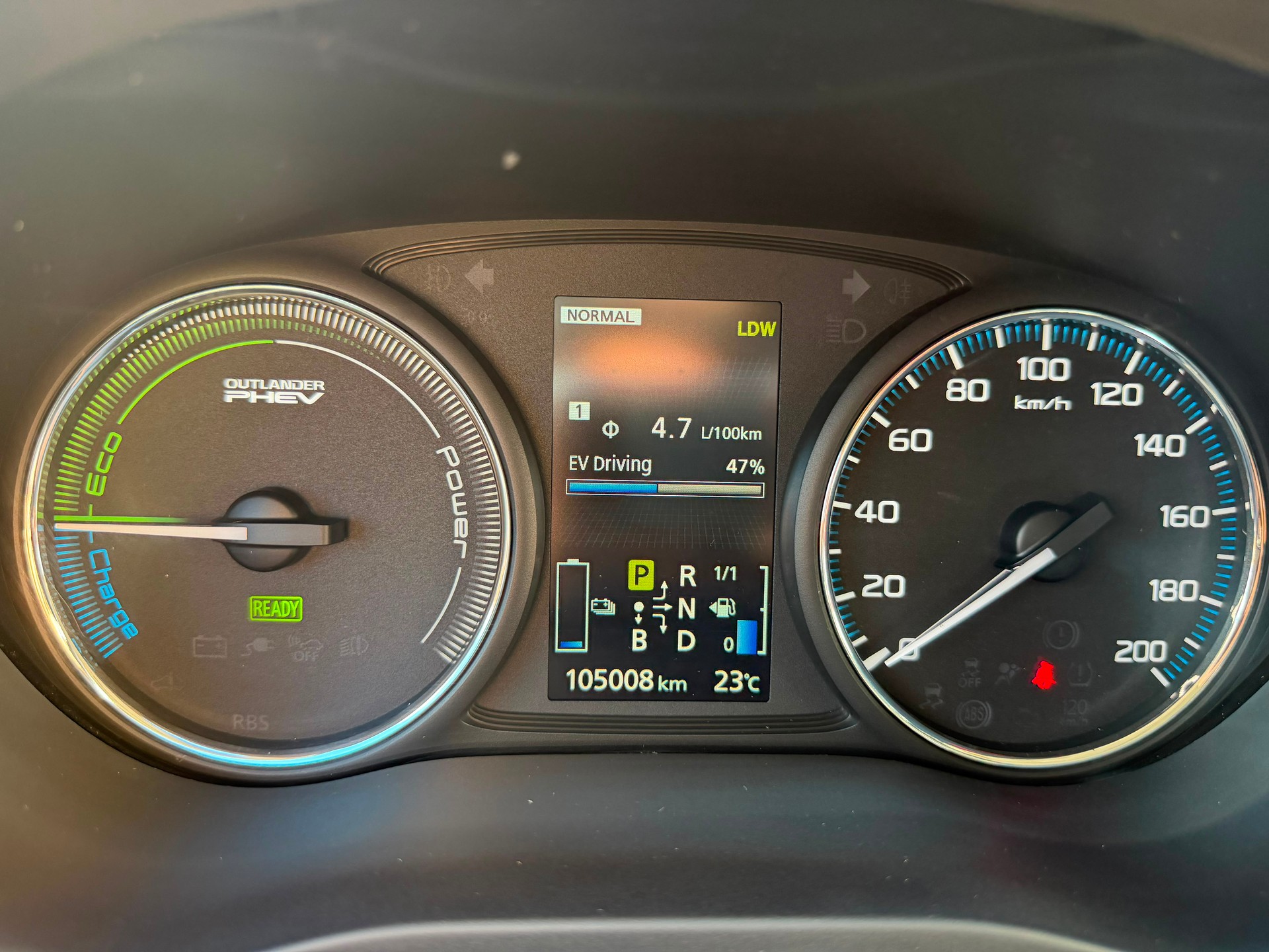 MITSUBISHI Outlander 2.0 PHEV Intense-image-16