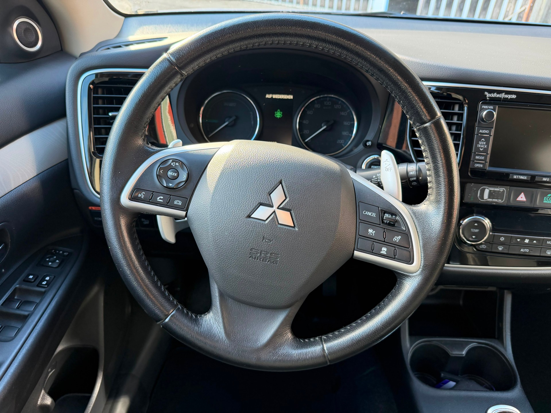 MITSUBISHI Outlander 2.0 PHEV Intense-image-15