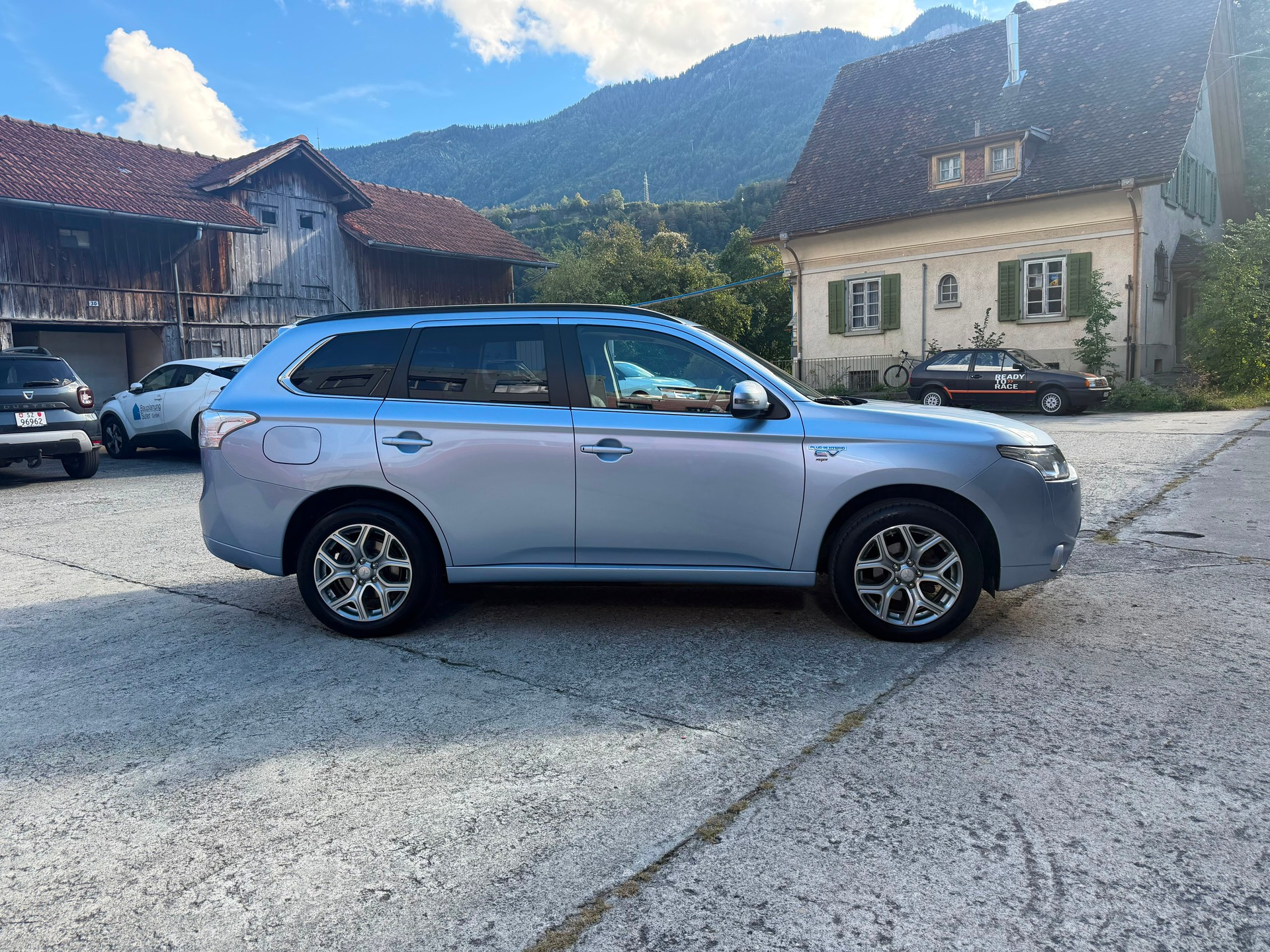 MITSUBISHI Outlander 2.0 PHEV Intense-image-4