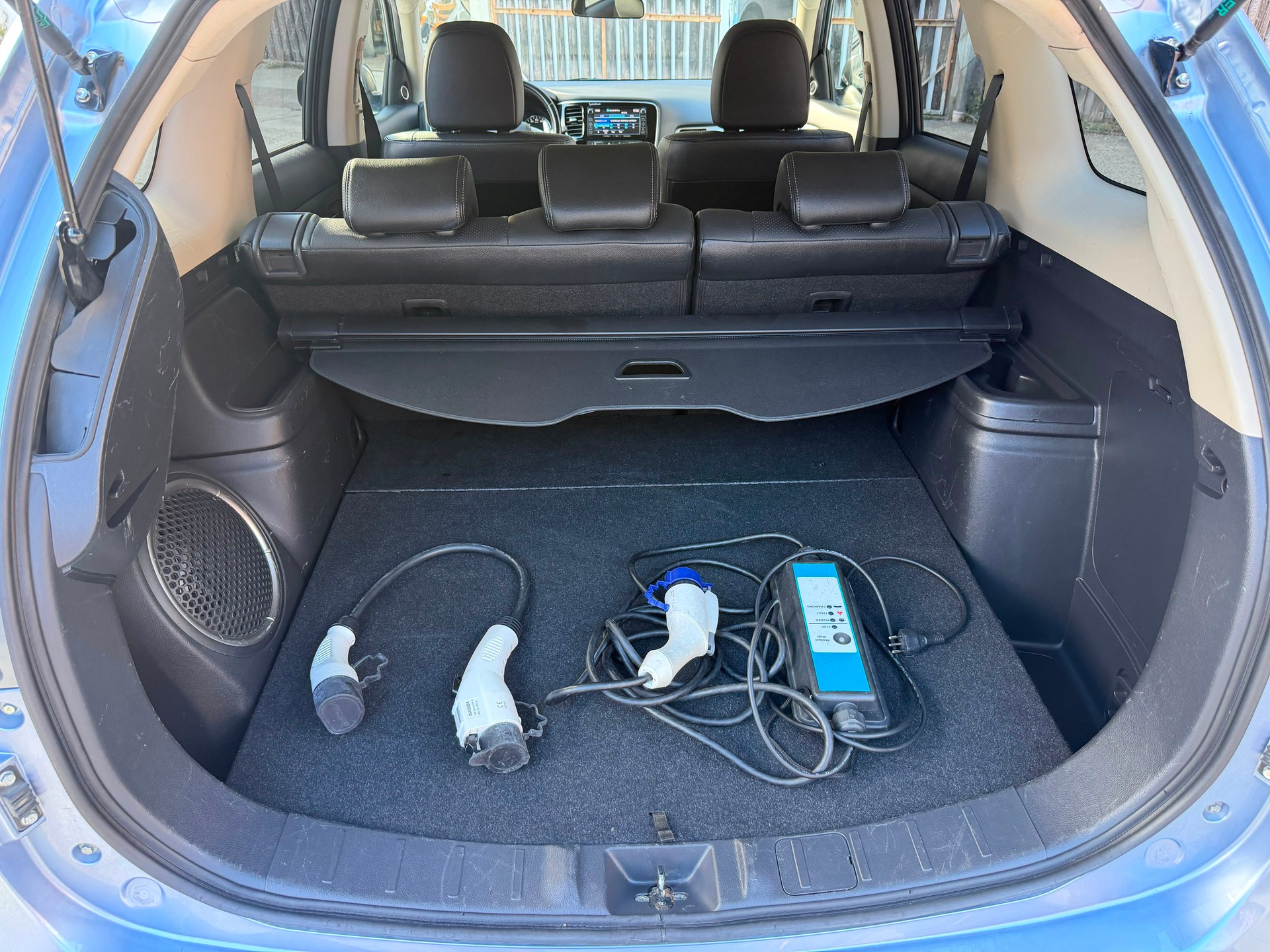 MITSUBISHI Outlander 2.0 PHEV Intense-image-14