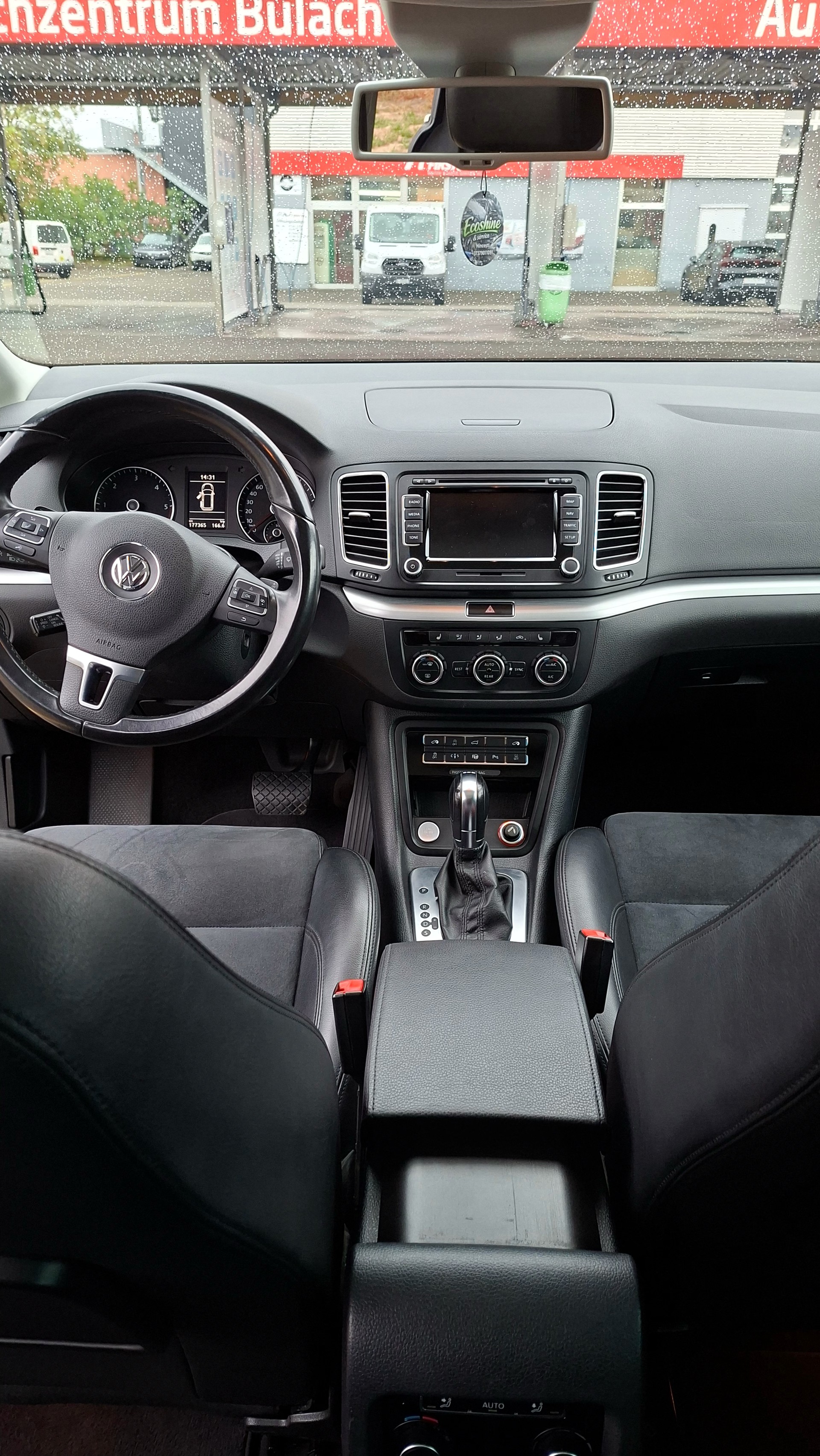 VW Sharan 2.0 TDI BlueMotion Tehnologi Highline-DSG.7 Plätze-image-4