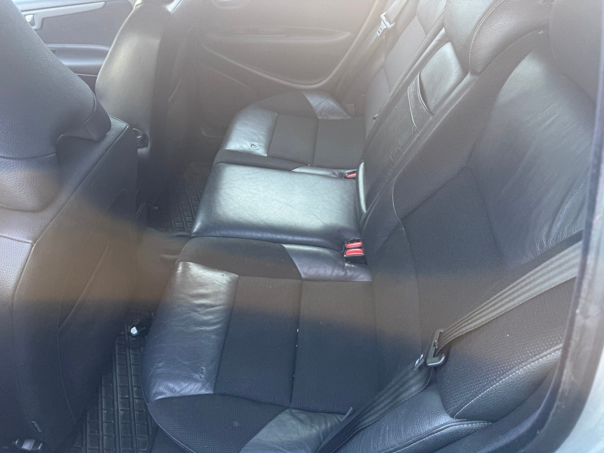VOLVO V70 2.4D Momentum-image-3