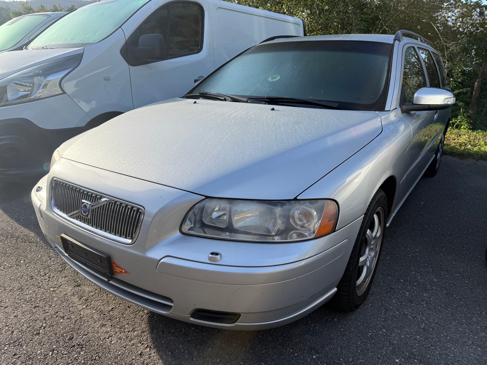 VOLVO V70 2.4D Momentum-image-0